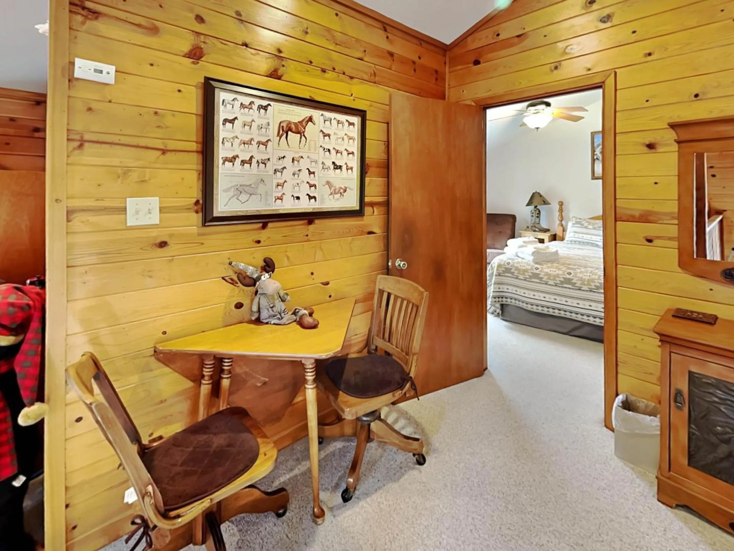 Property building, Bed in Moose Manor