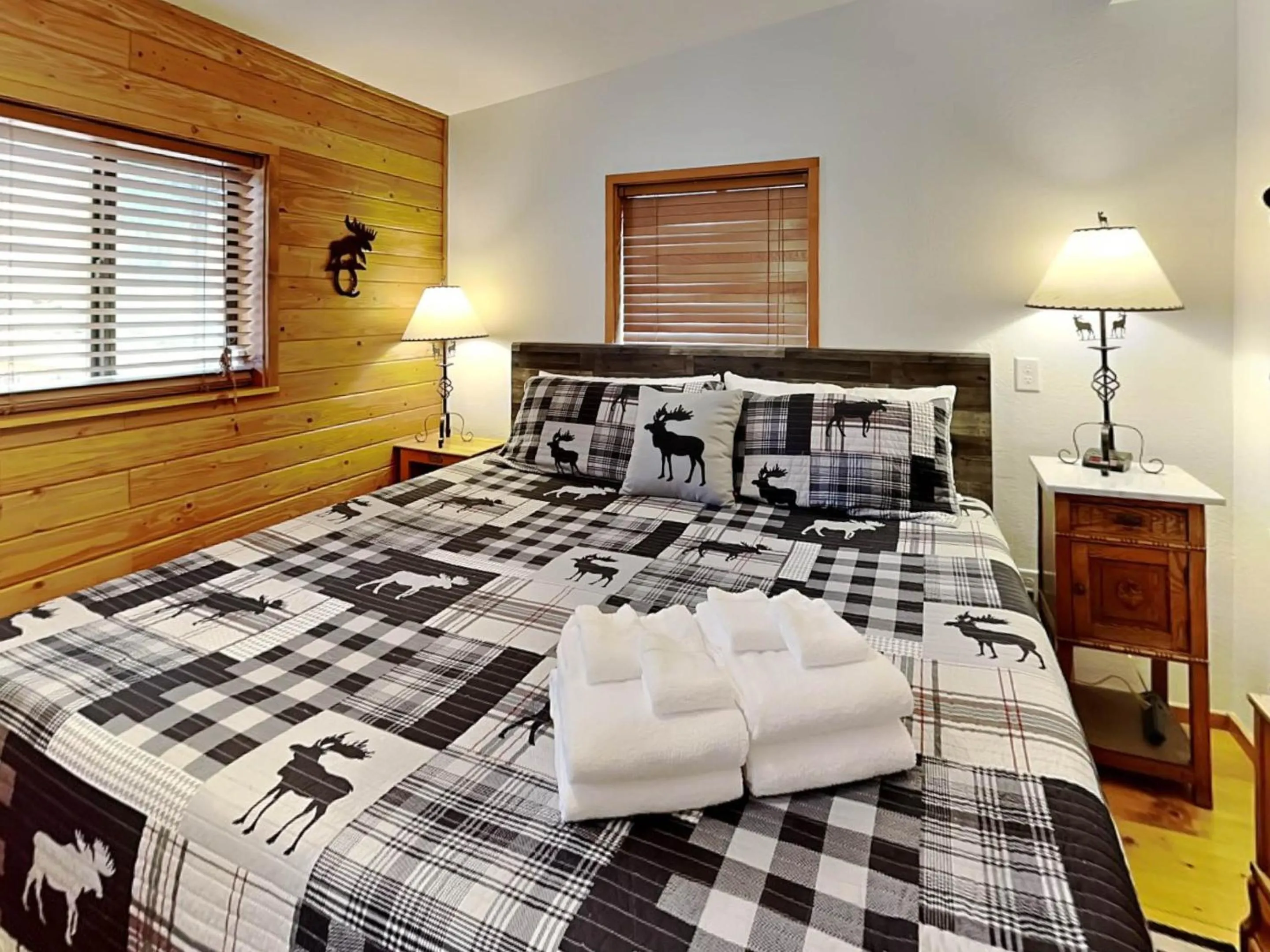 Property building, Bed in Moose Manor