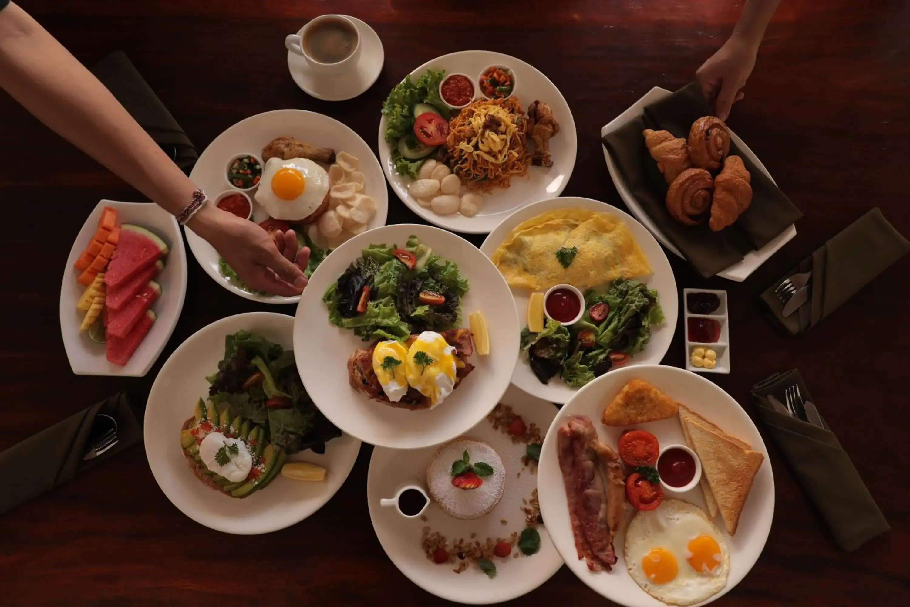 Food and drinks in The Seminyak Suites Private Villas Food and drinks in The Seminyak Suites Private Villas