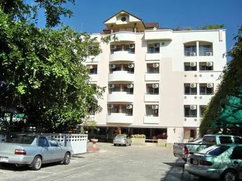 M In Korat Service Apartment M In Korat Service Apartment