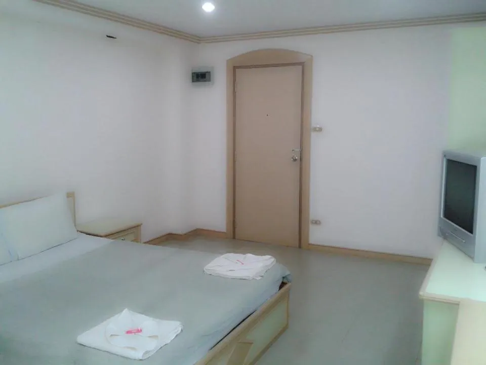 Bed in M In Korat Service Apartment