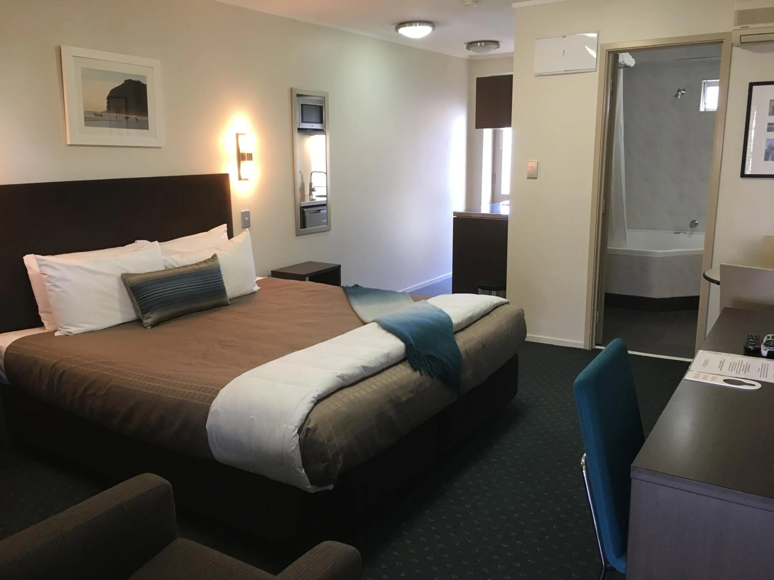 Bed in Abaco on Jervois