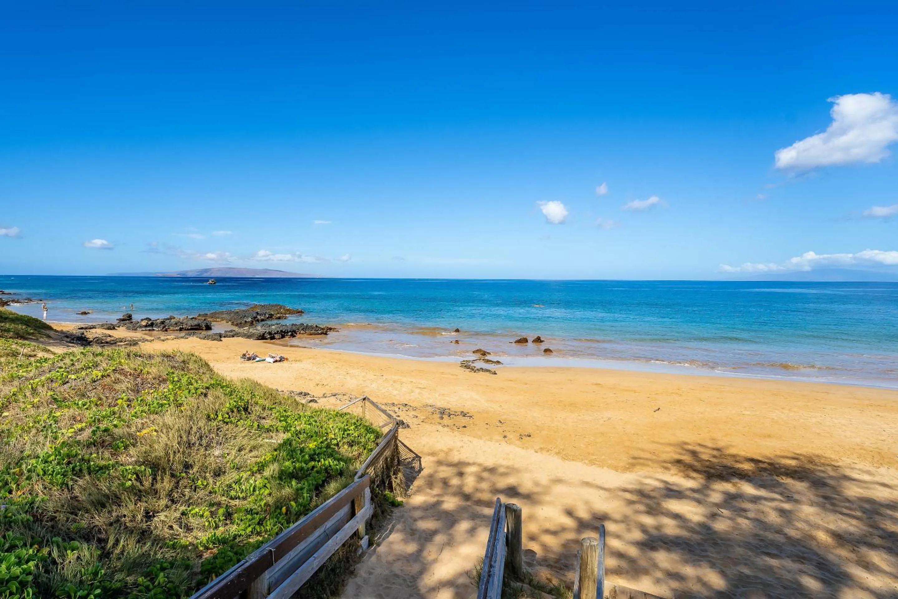 Property building in Maui Vista 1210