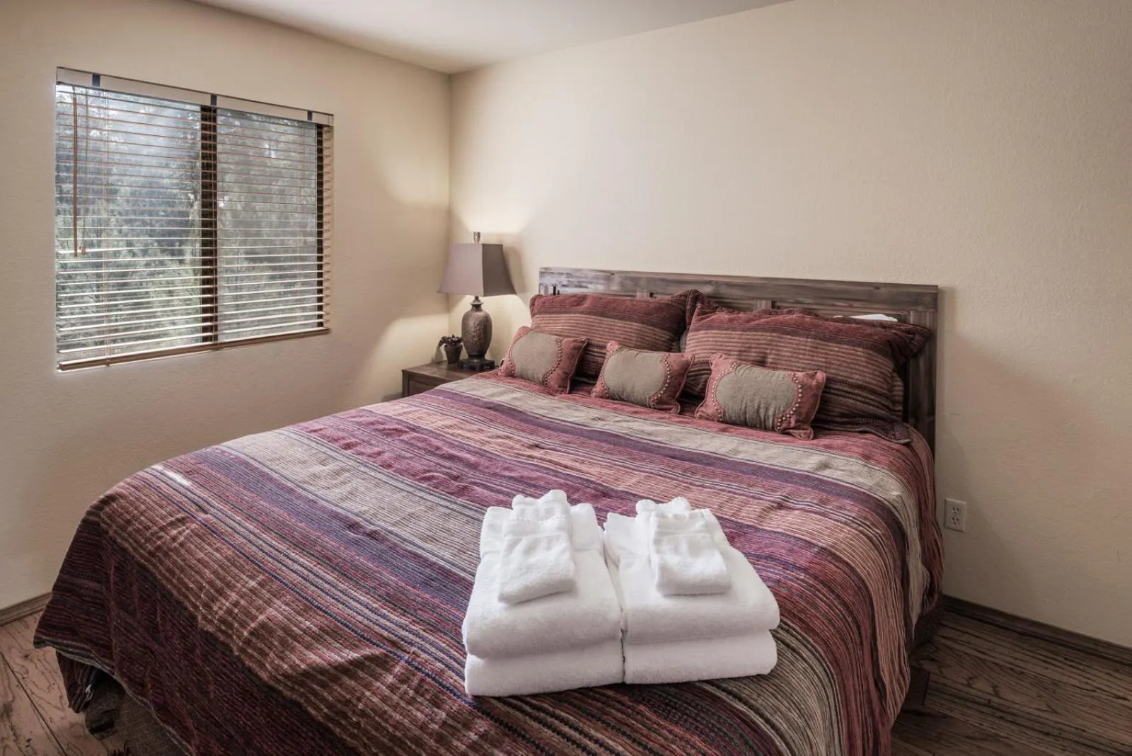 Bedroom, Bed in Sierras Grace