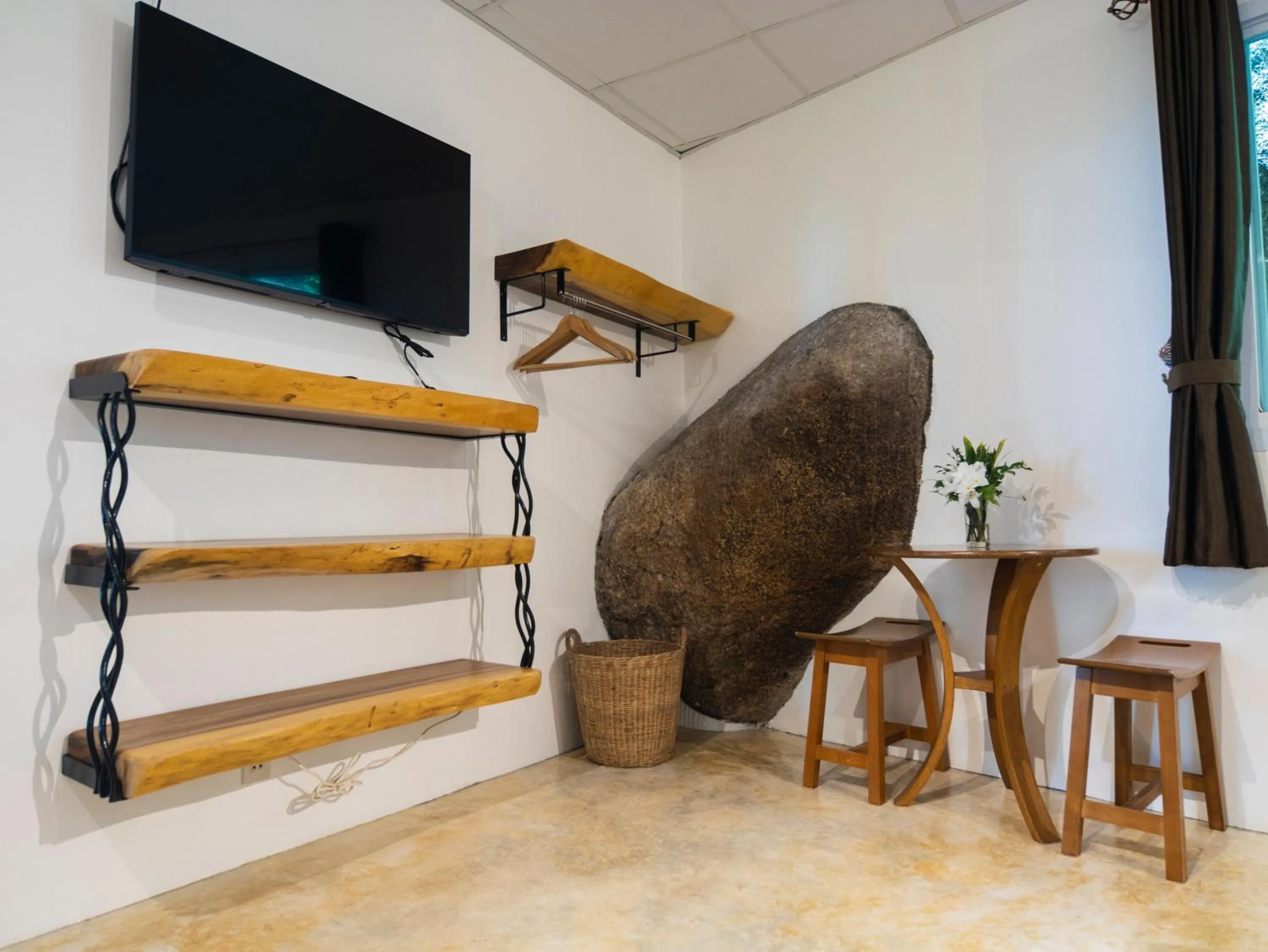 TV and multimedia in Monkey Flower Villas