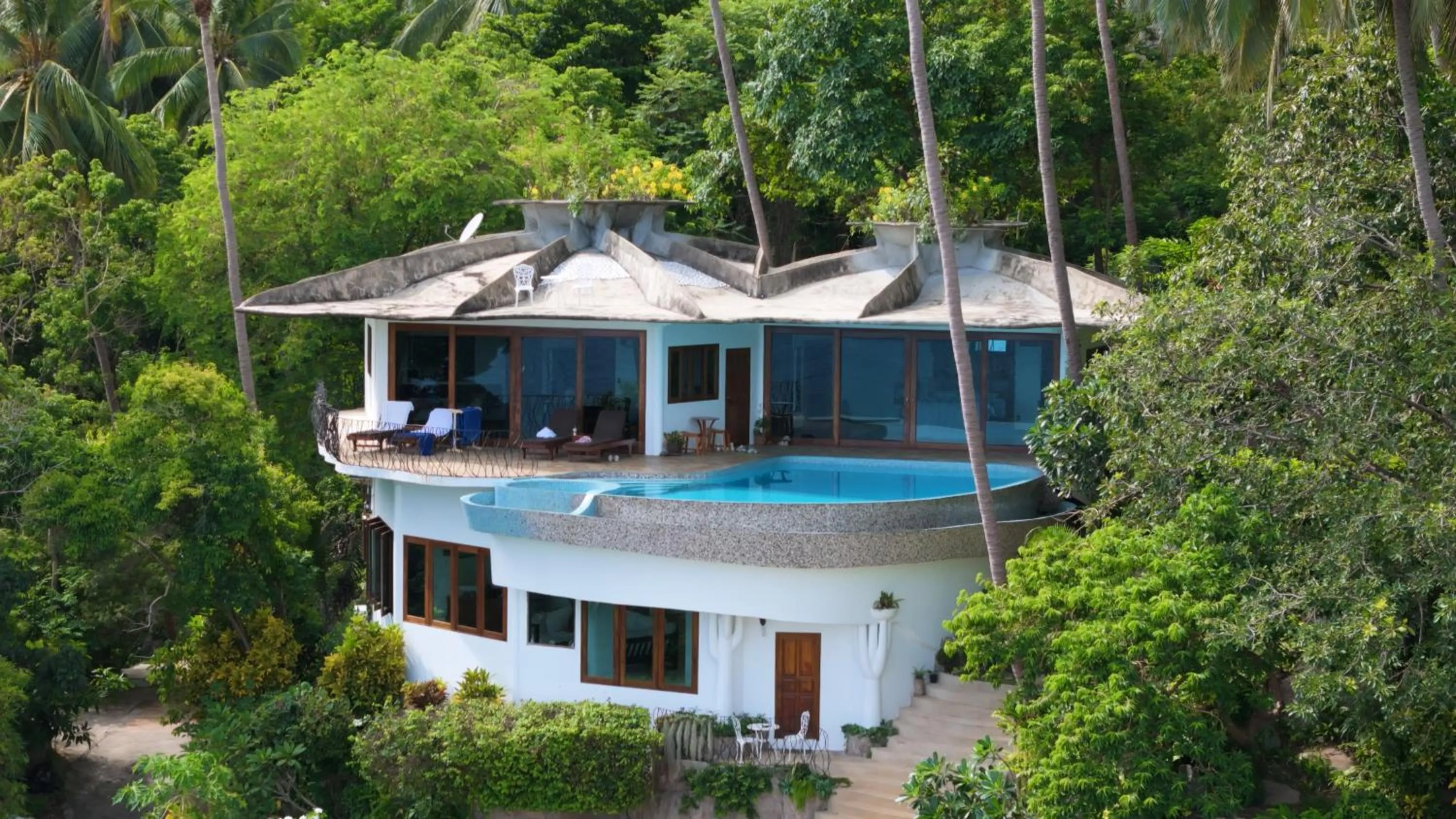 Day in Monkey Flower Villas