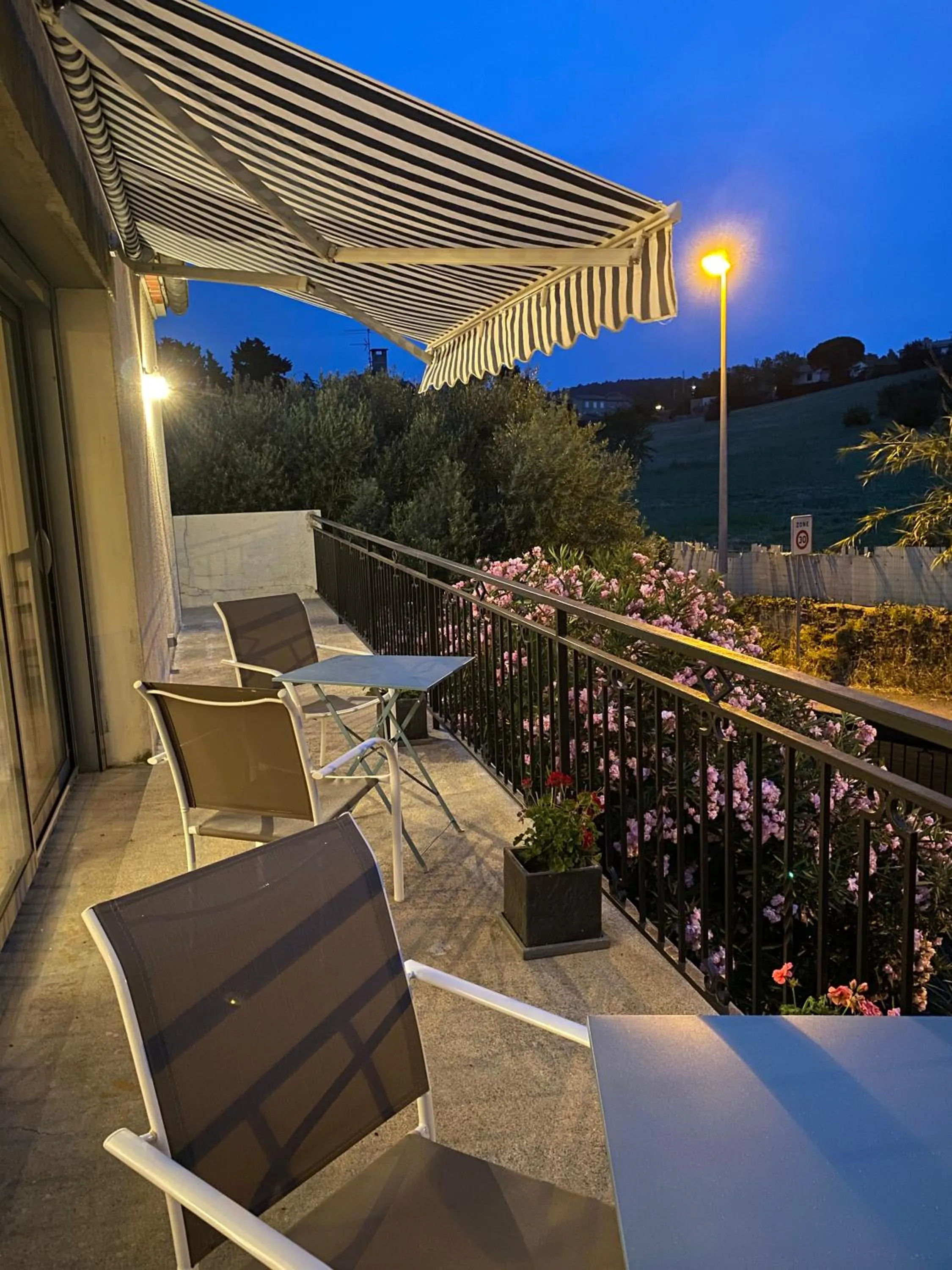 Balcony/Terrace in MAISON MIGNARDISE - Cité