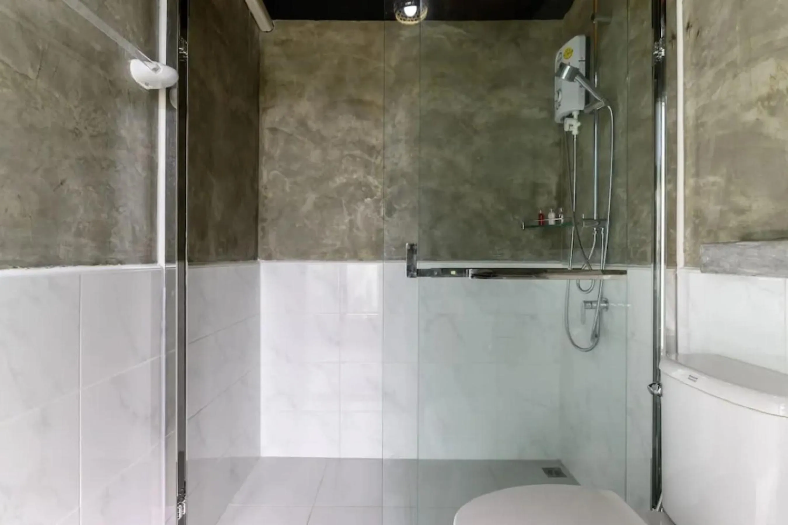 Bathroom in Loftpical Resort