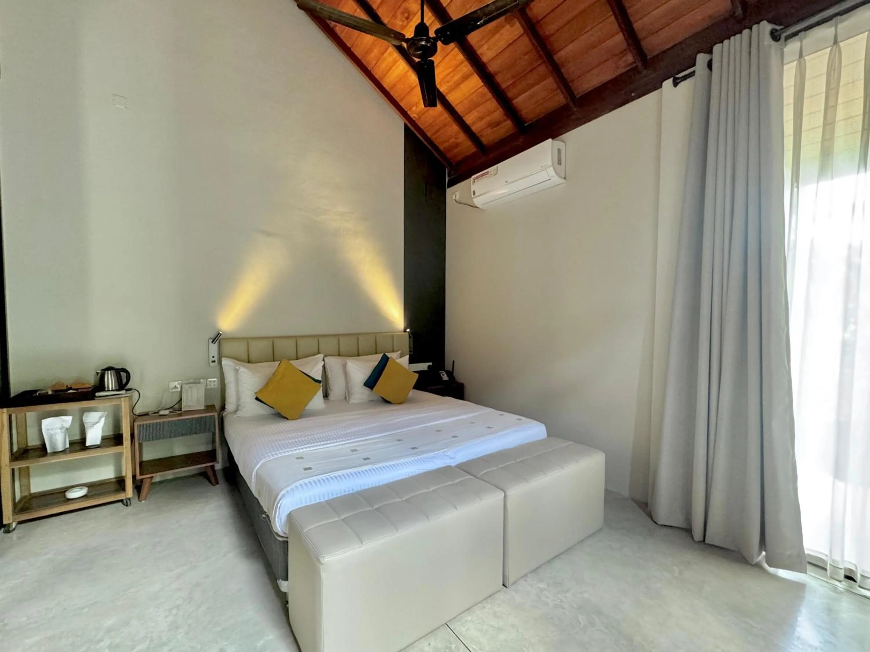 Bed in Palm Paradise Cabanas & Villas Beach Resort