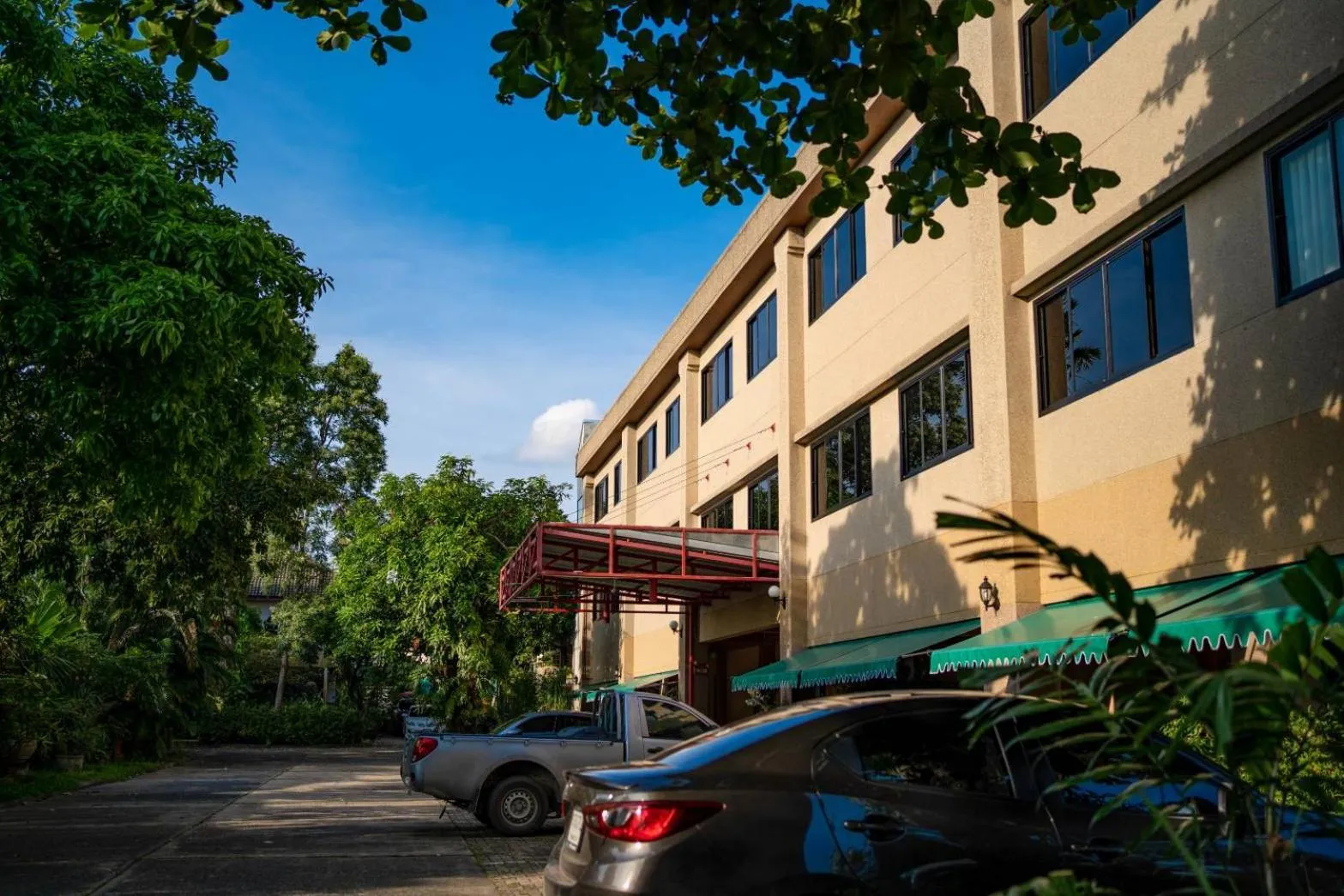 Property building in Srisomthai Hotel