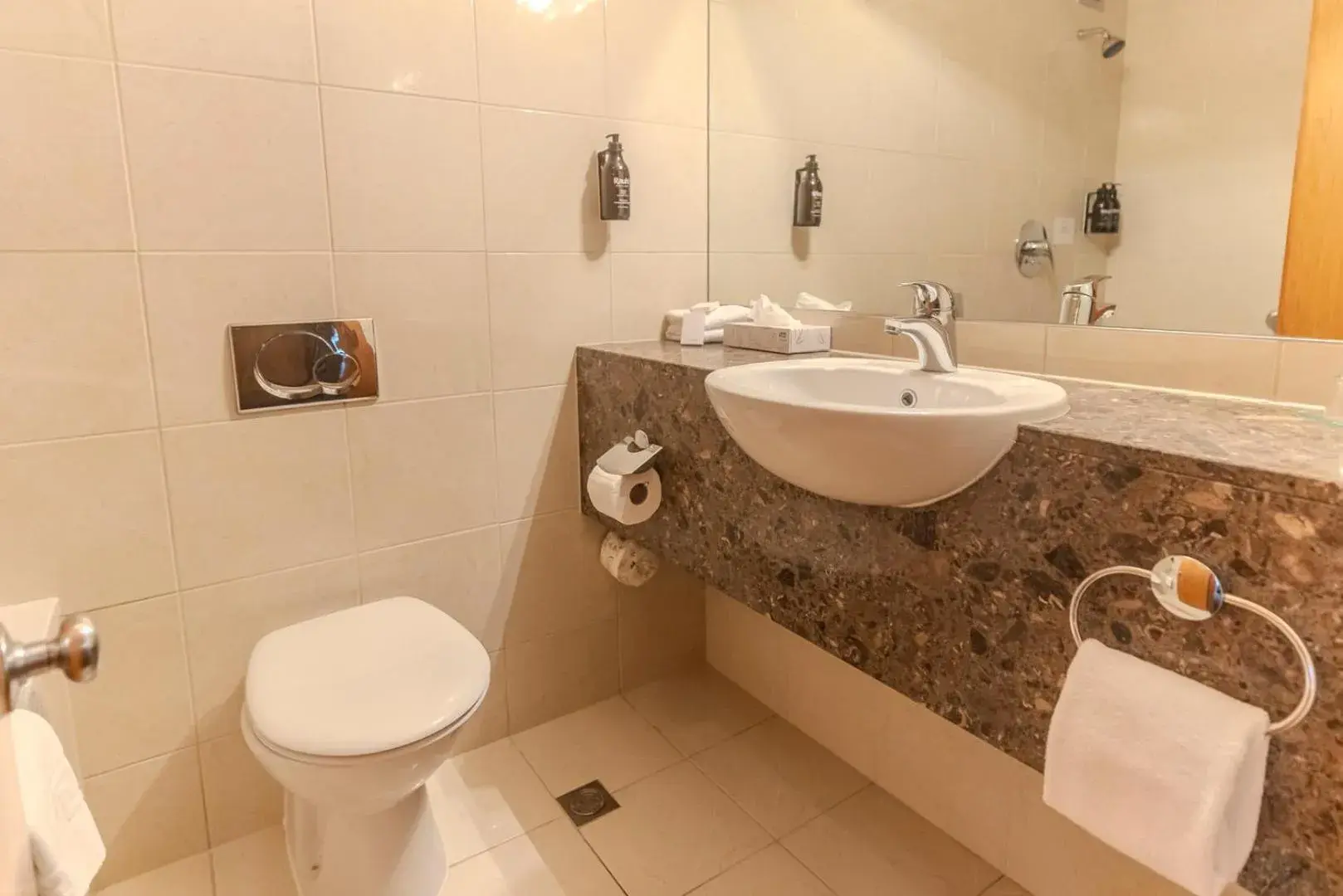 Superior King Room in Kingsgate Hotel Te Anau Superior King Room in Kingsgate Hotel Te Anau