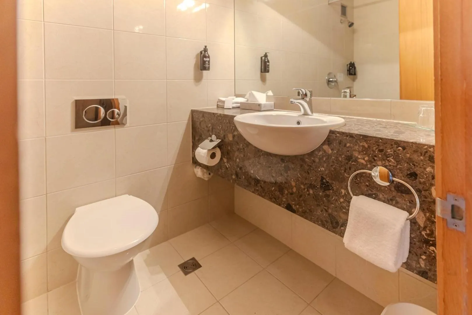 Bathroom in Kingsgate Hotel Te Anau