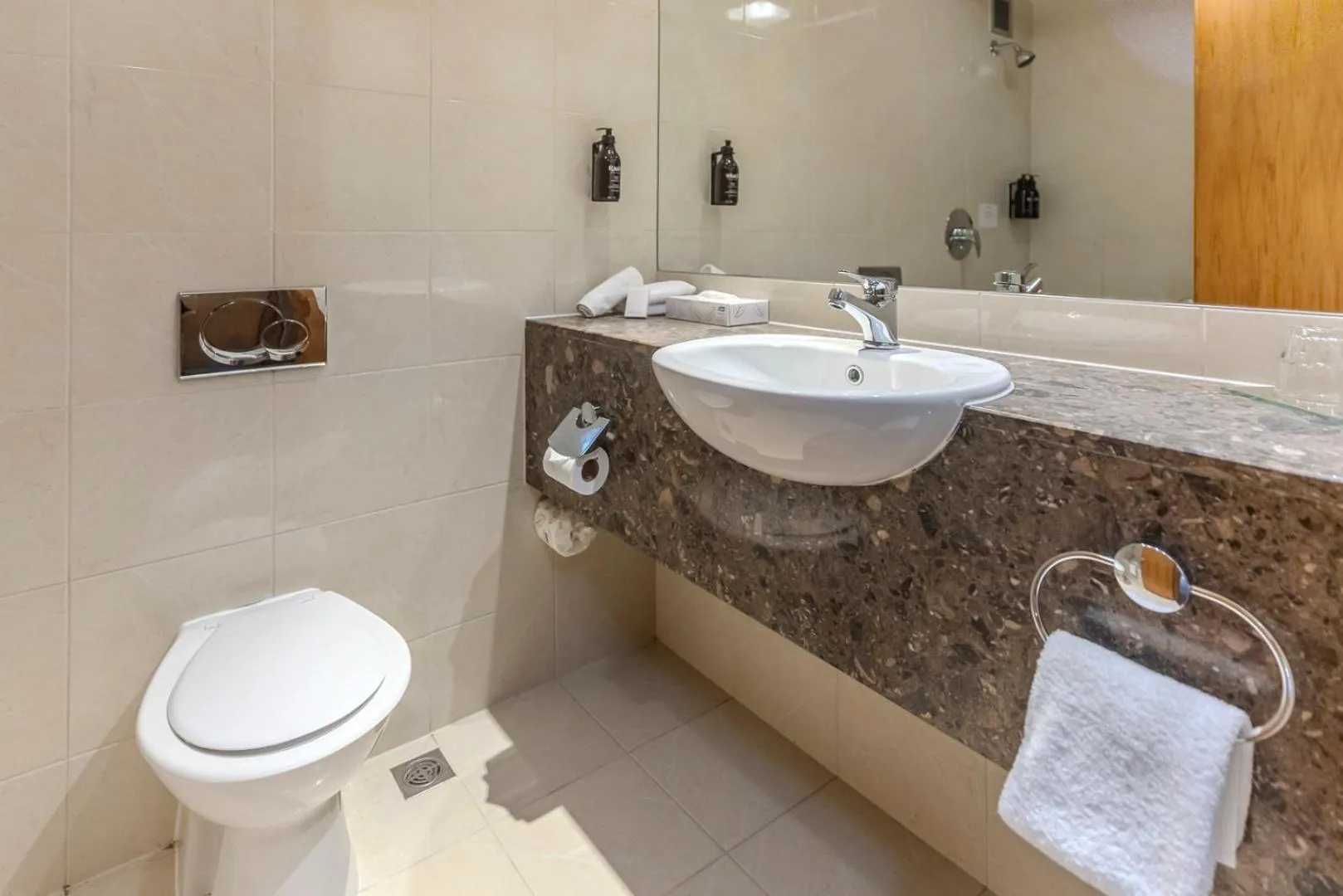 Bathroom in Kingsgate Hotel Te Anau