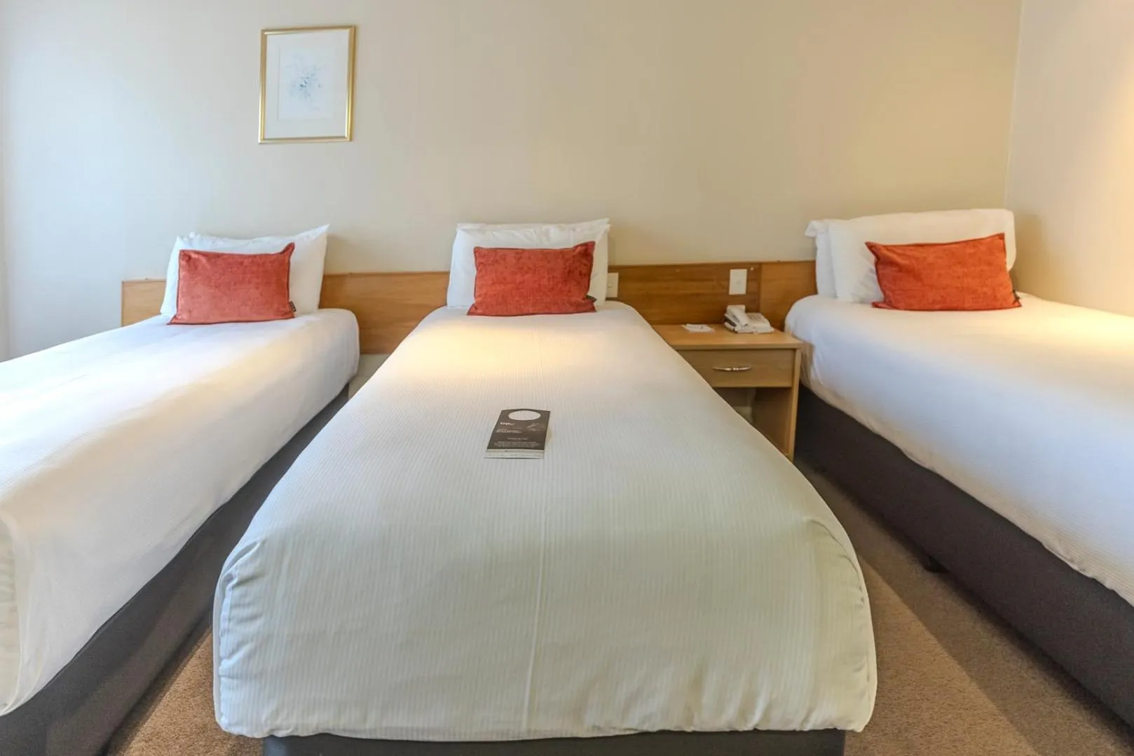 Bed in Kingsgate Hotel Te Anau