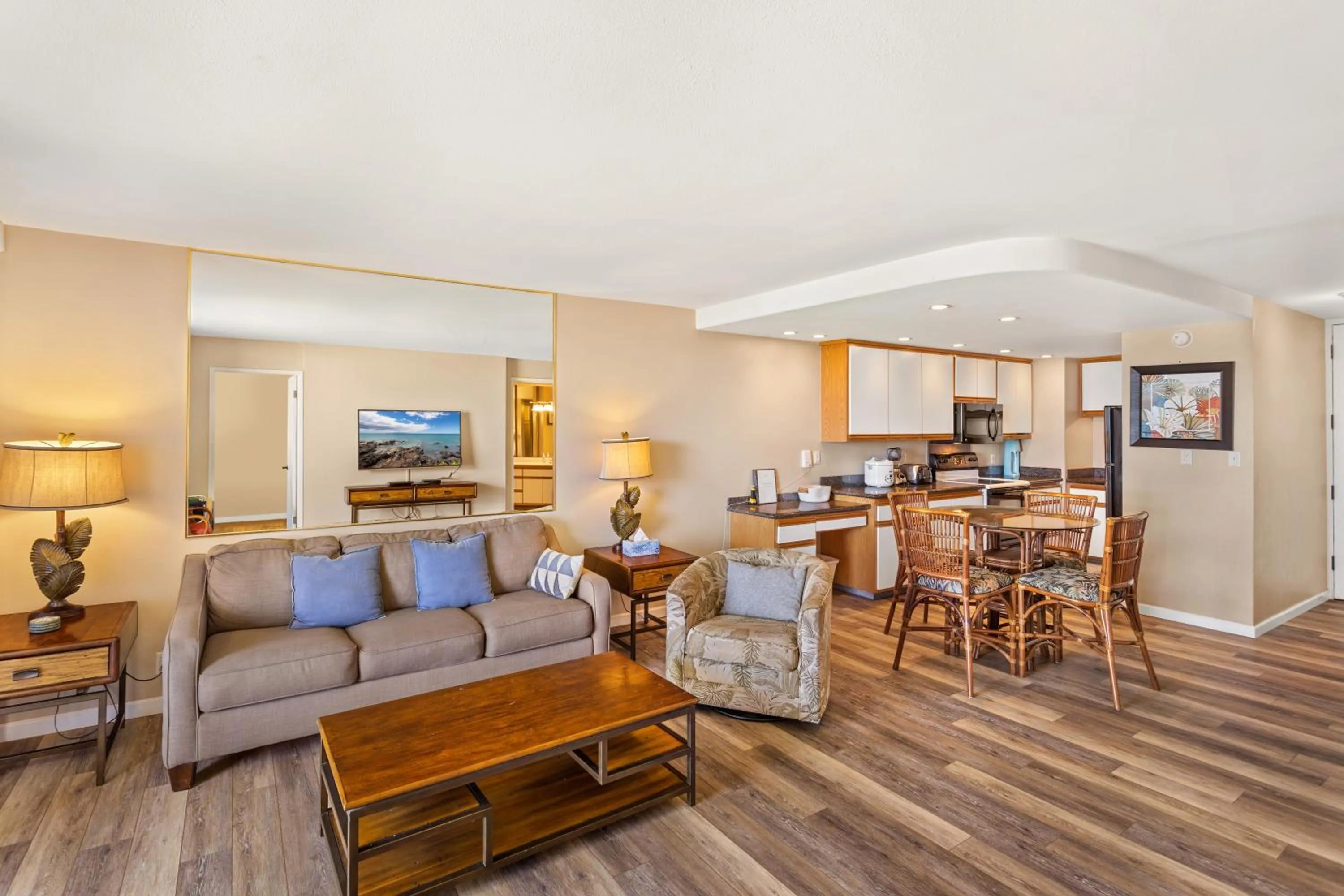 Living room in Kauhale Makai 535