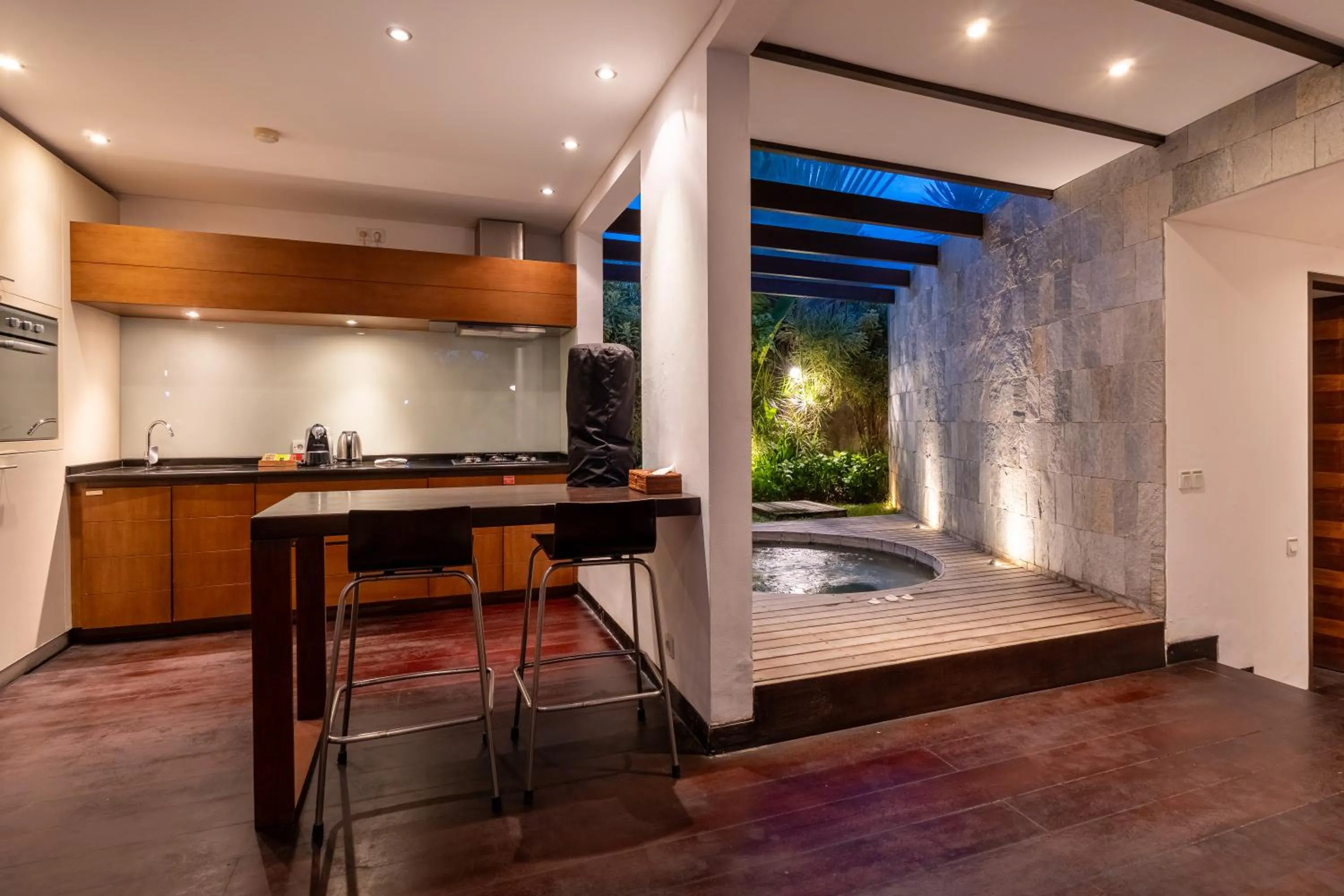 Kitchen or kitchenette in The Layar - Designer Villas and Spa, CHSE Certified