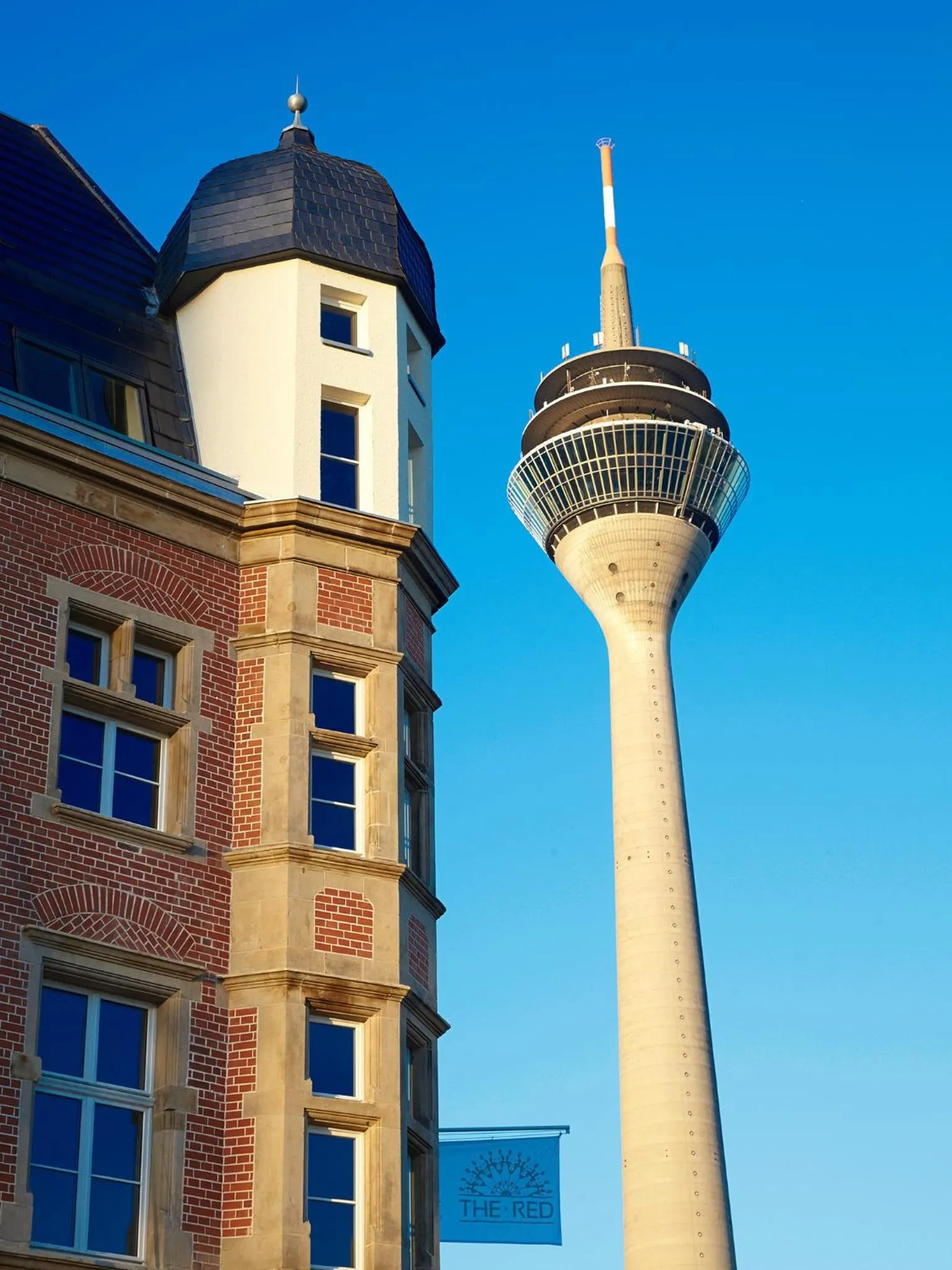 Facade/entrance in The Red Apartments