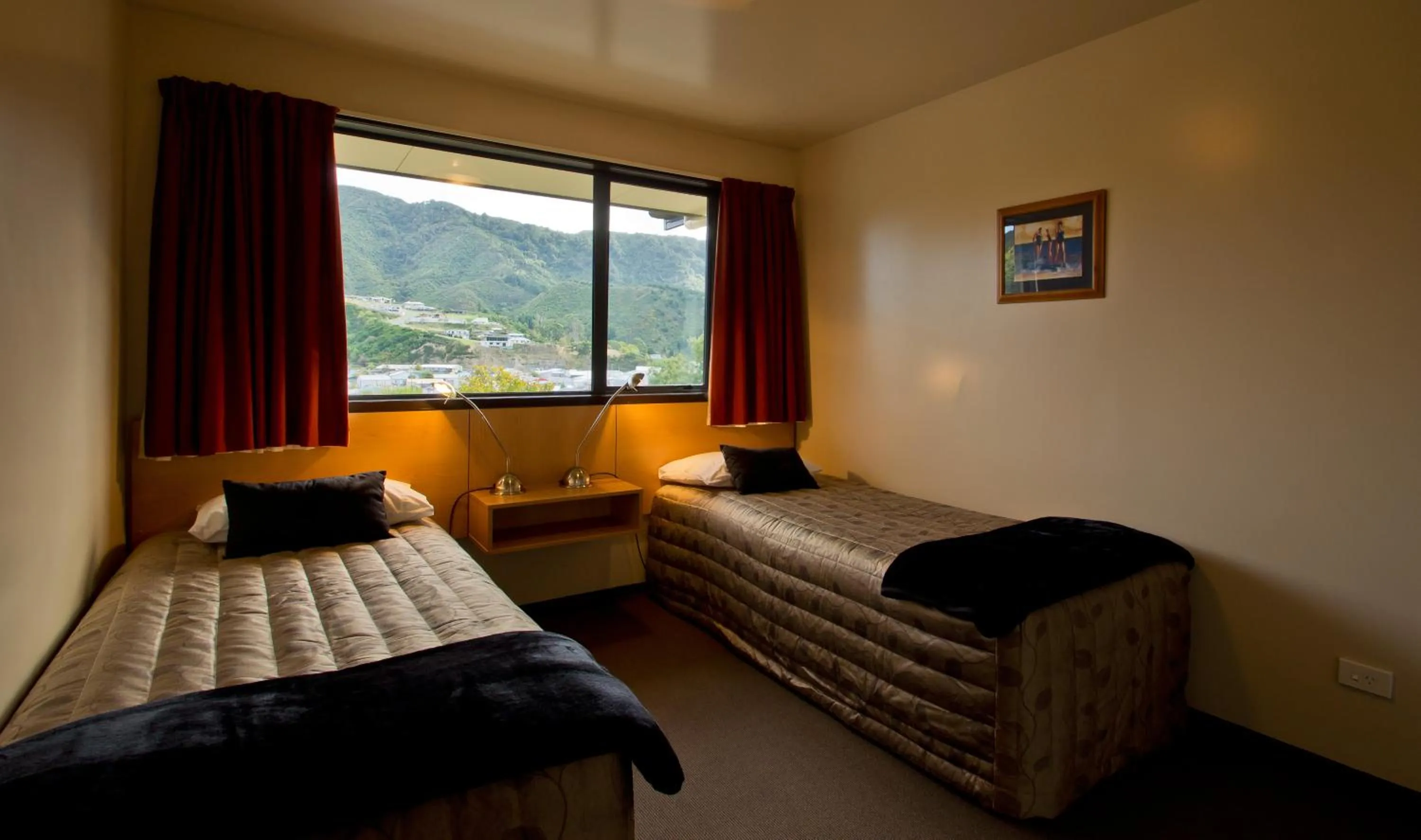 Two-Bedroom Apartment in Broadway Motel