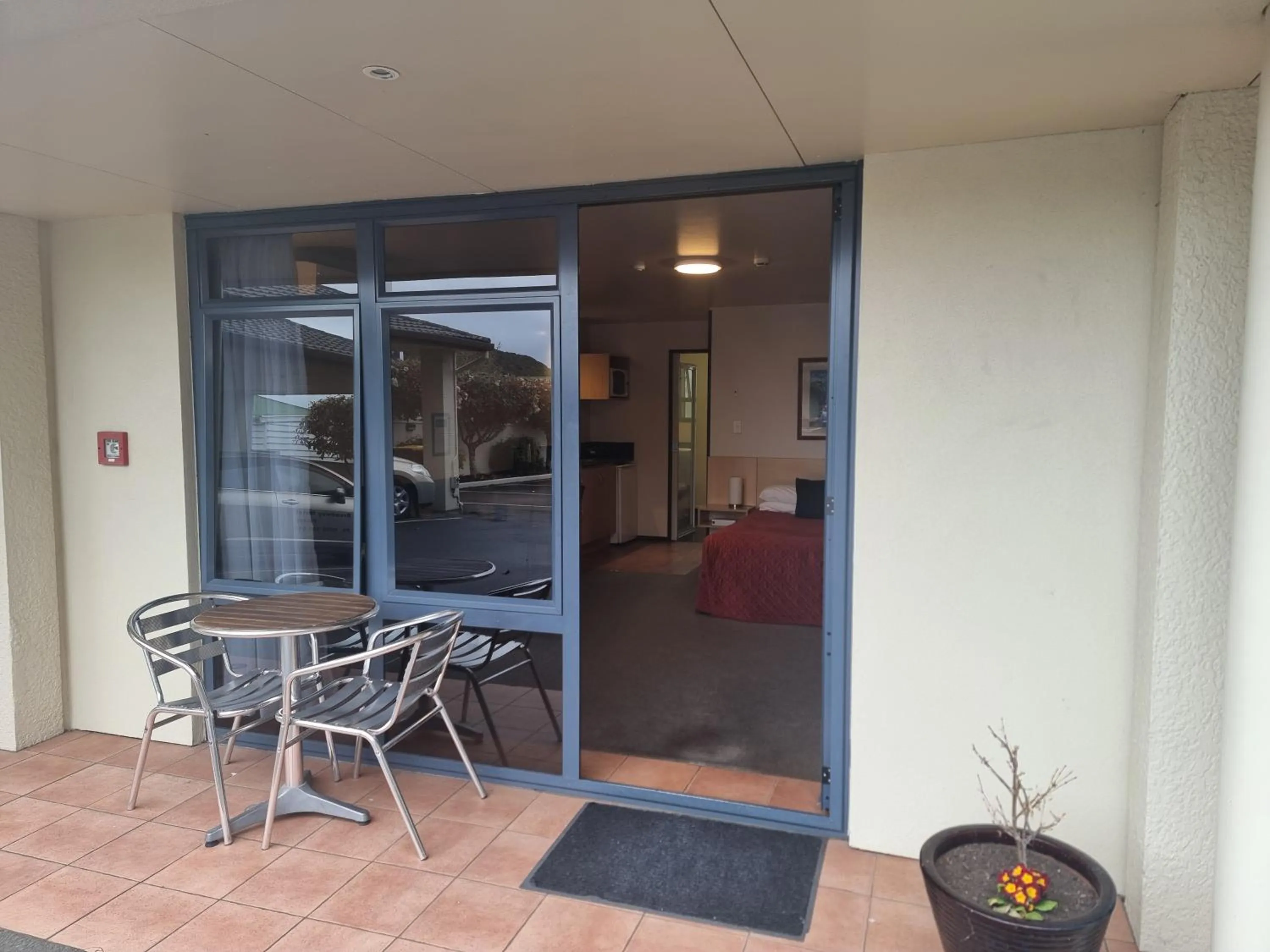 Facade/entrance in Broadway Motel