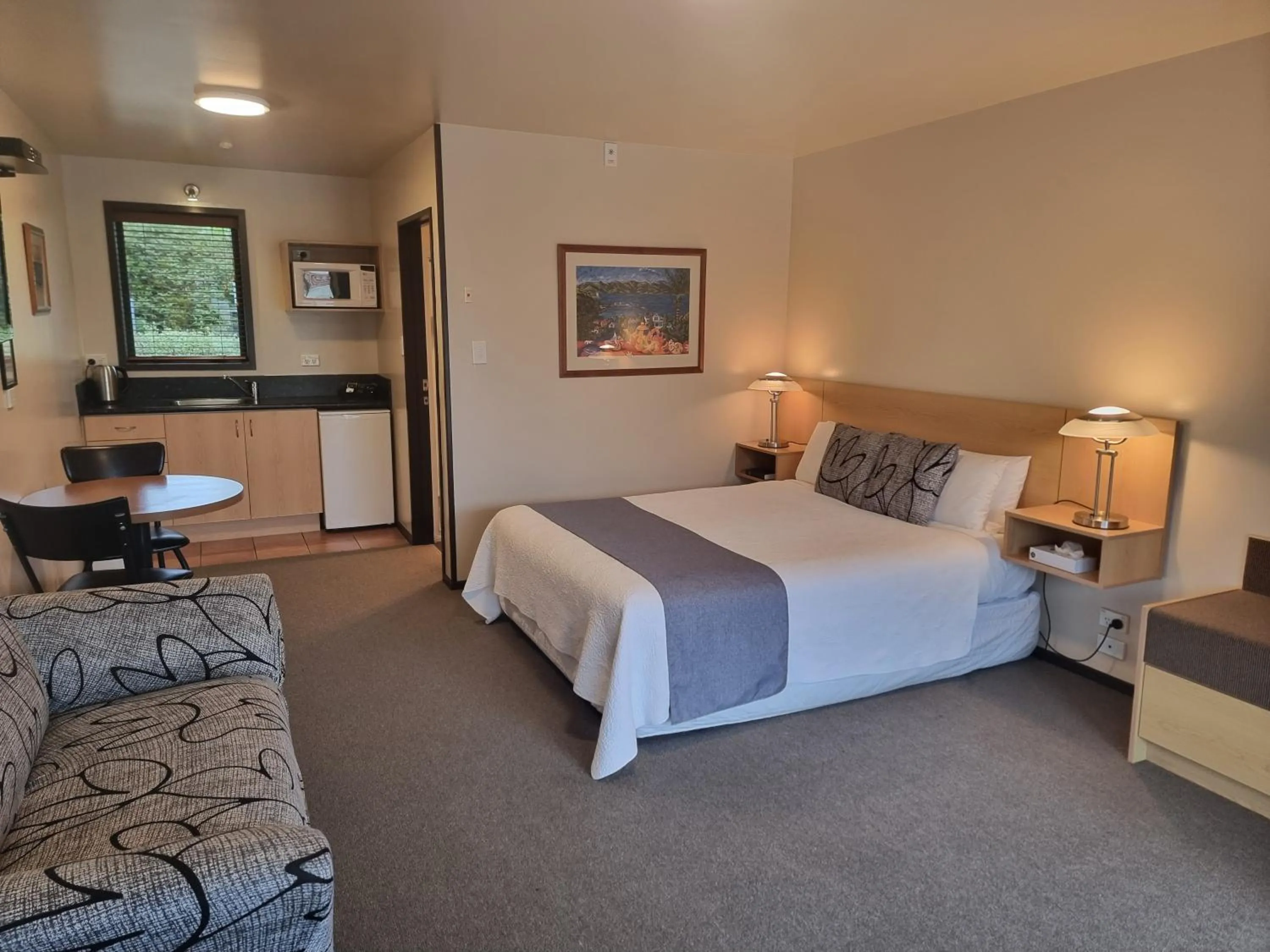 Bedroom, Bed in Broadway Motel