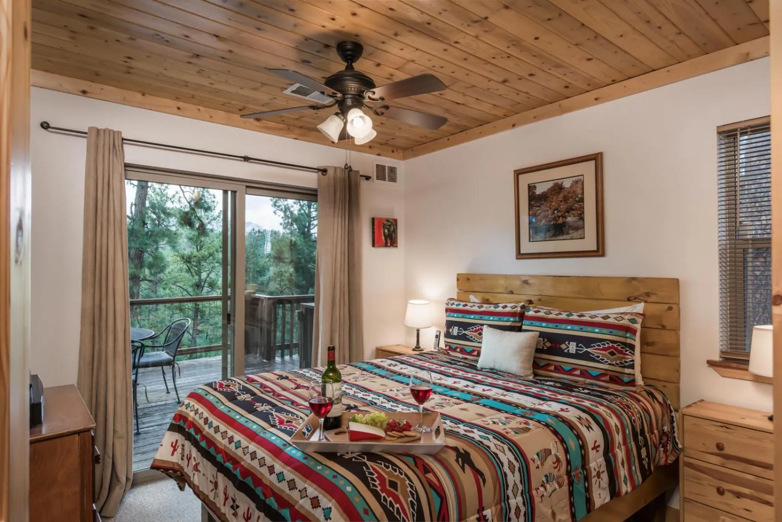 Bedroom, Bed in Aurora Montealis