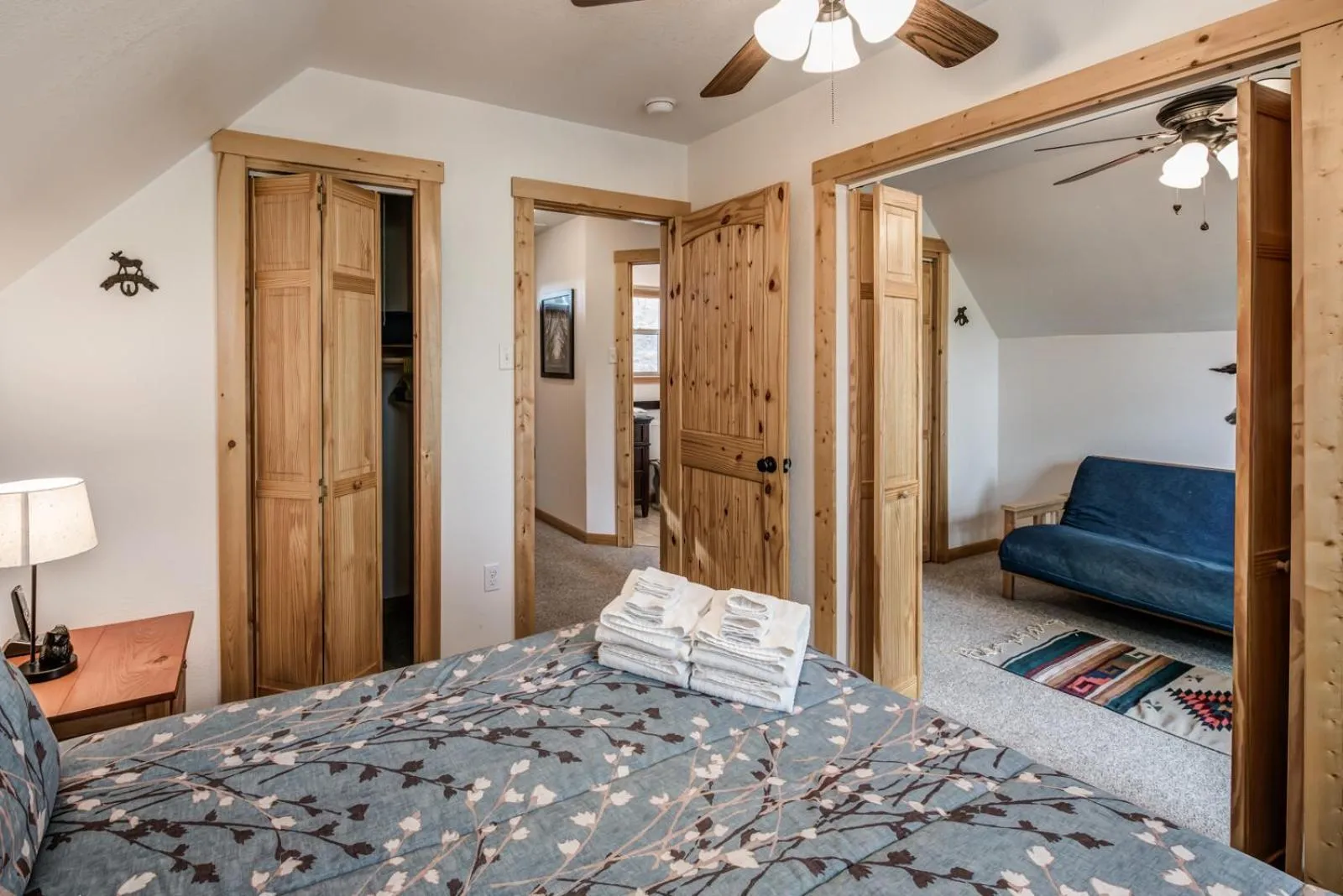 Bedroom, Bed in Aurora Montealis