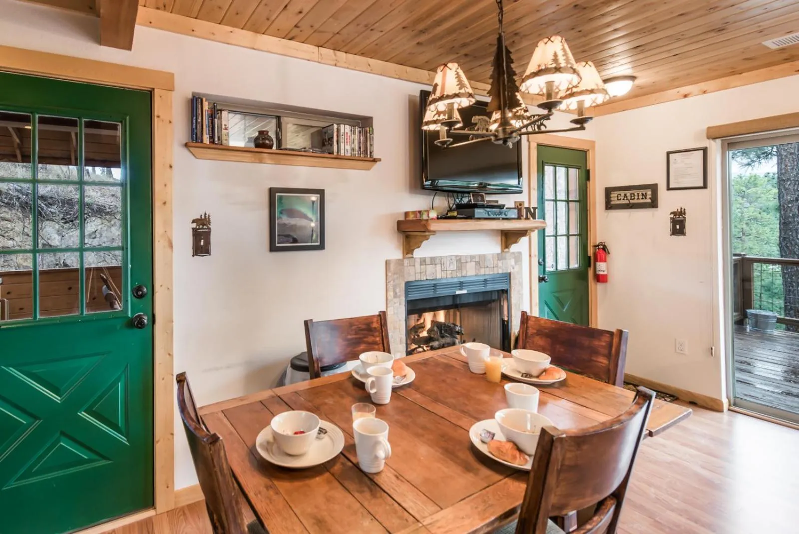 Living room in Aurora Montealis
