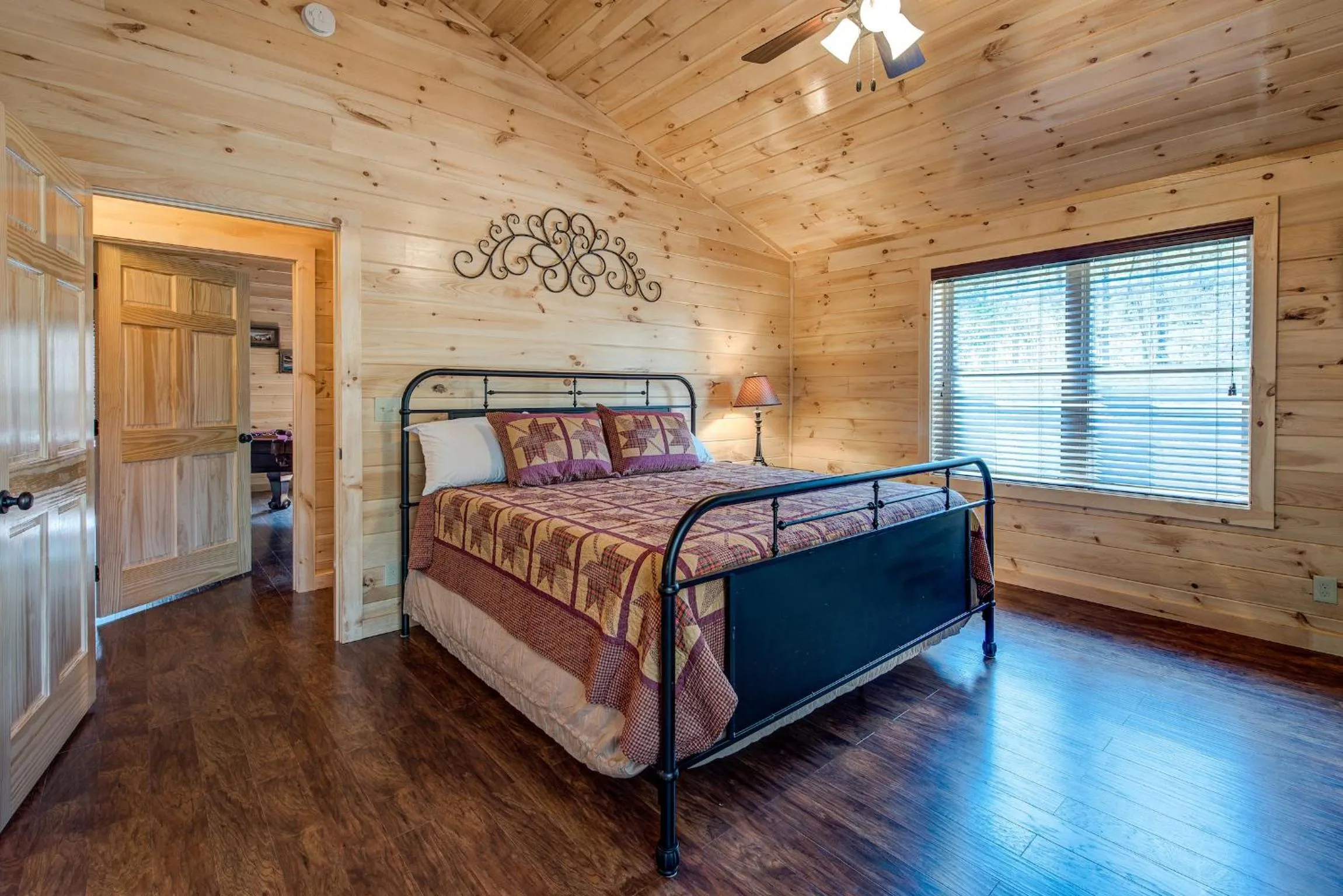 Property building, Bed in Woodland Escape