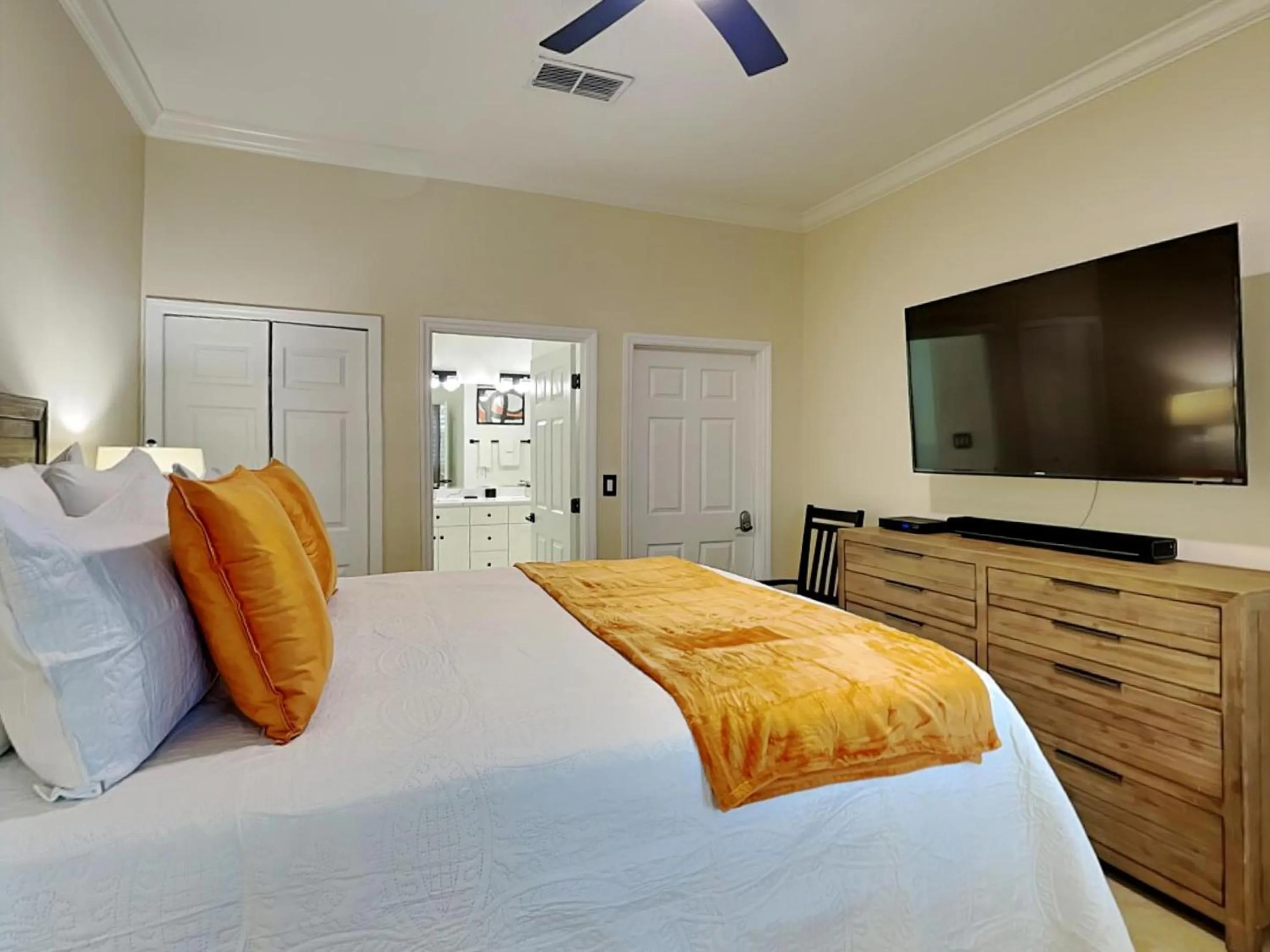 Bed in 933 Cinnamon Beach