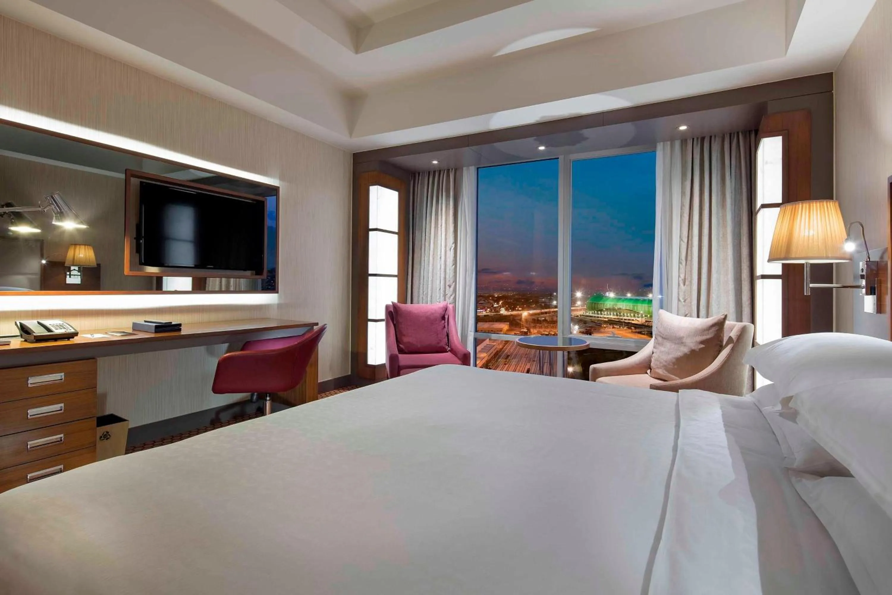 Photo of the whole room, Bed in Sheraton Bursa Hotel