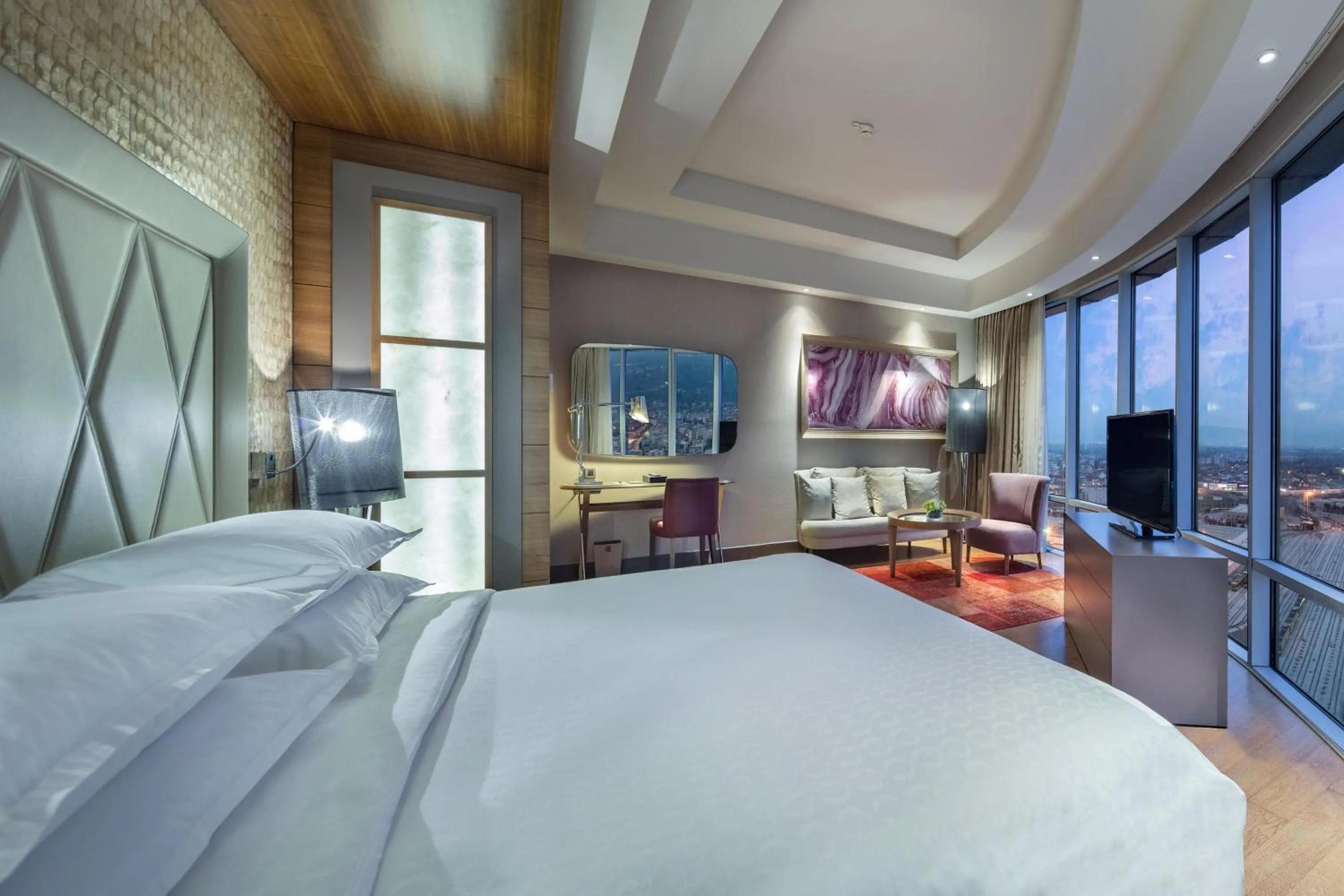 Photo of the whole room, Bed in Sheraton Bursa Hotel