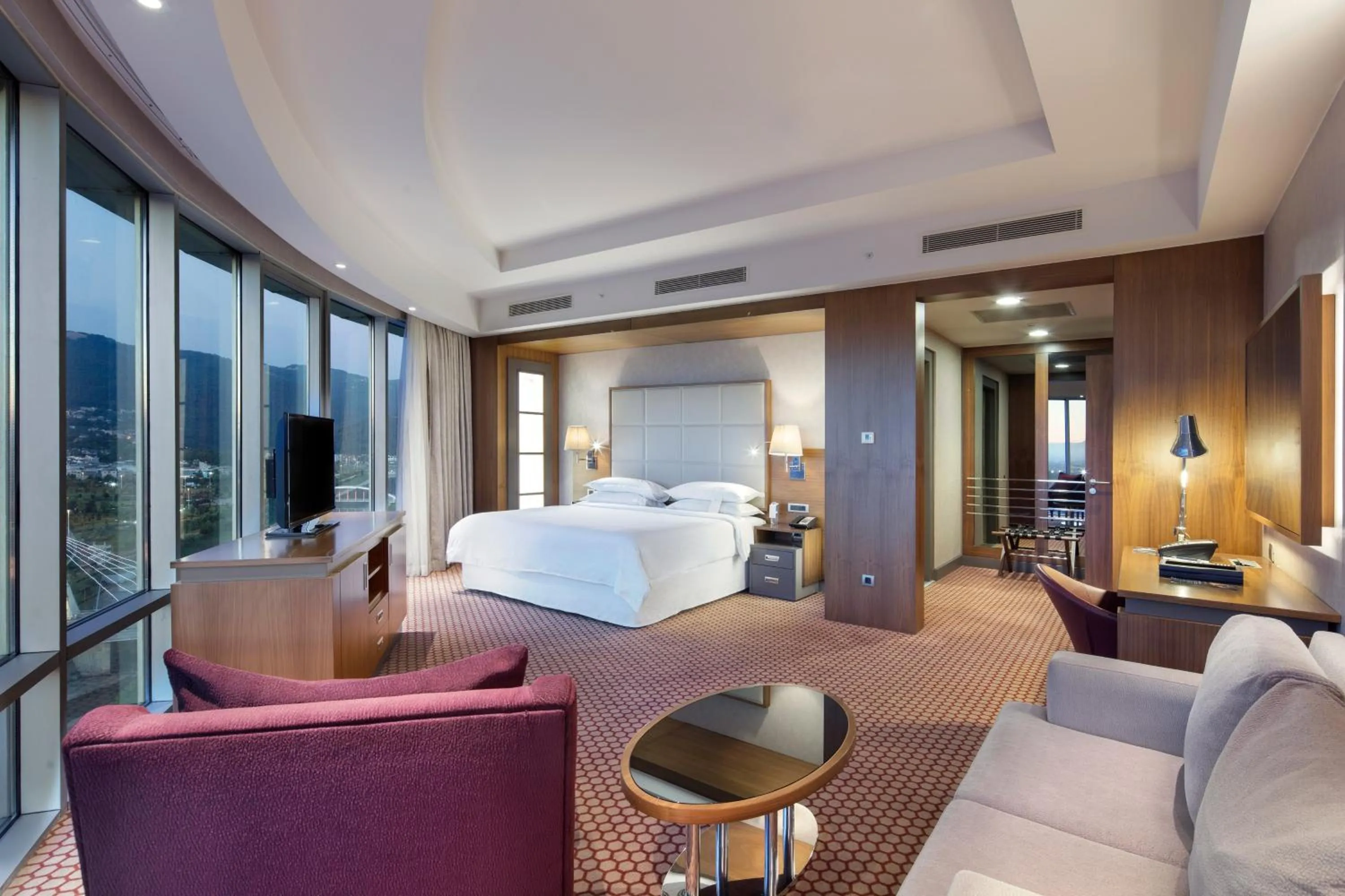 Photo of the whole room, Bed in Sheraton Bursa Hotel