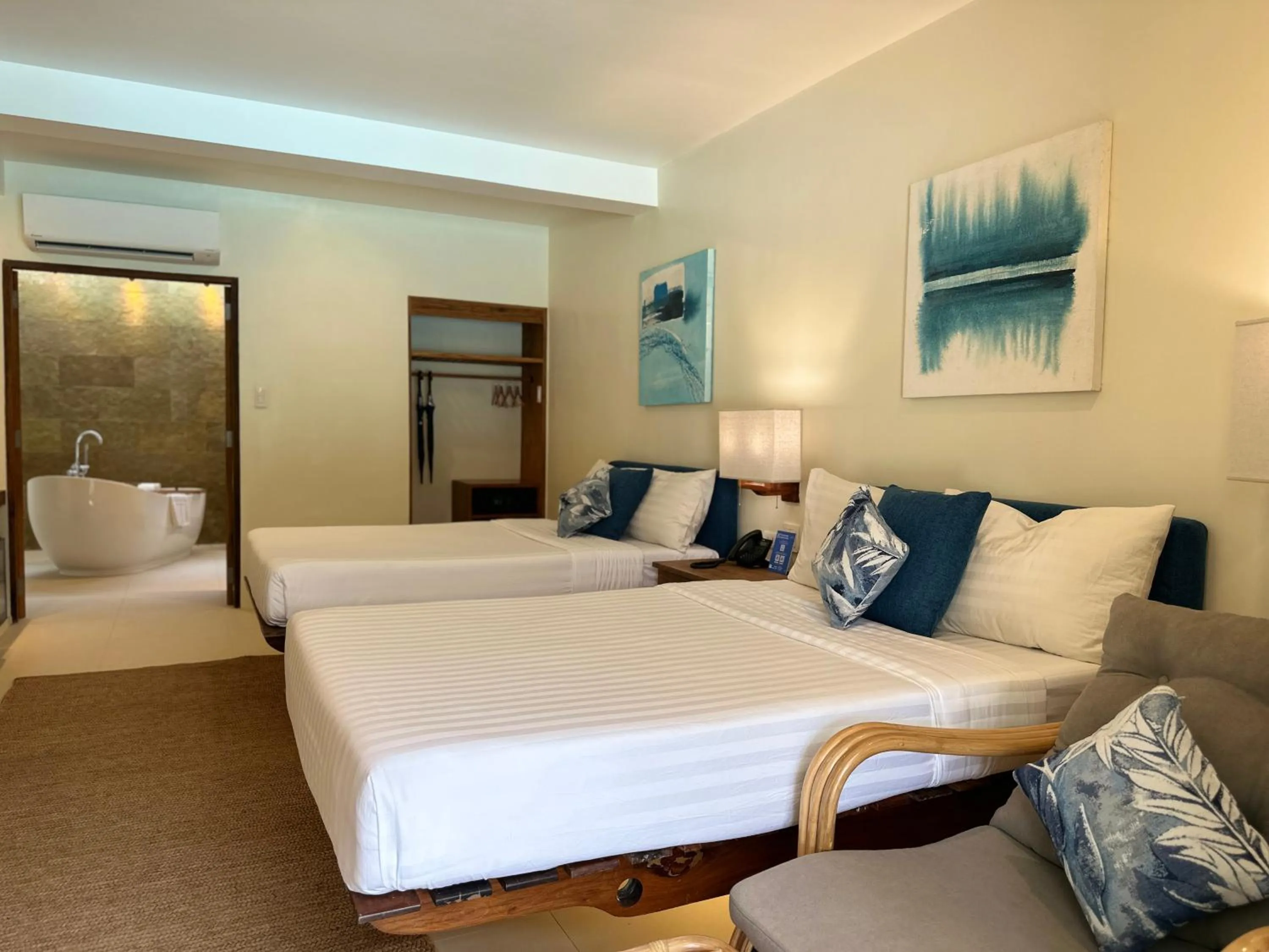 Bedroom, Bed in Bluewater Panglao Beach Resort