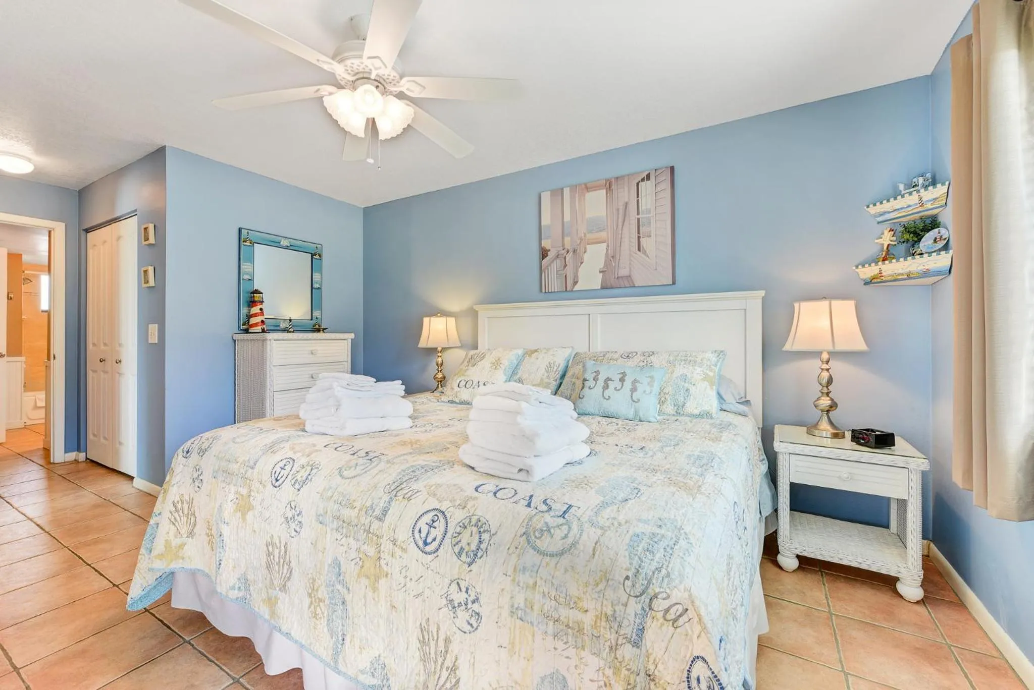 Bedroom, Bed in Ocean Village Club N14