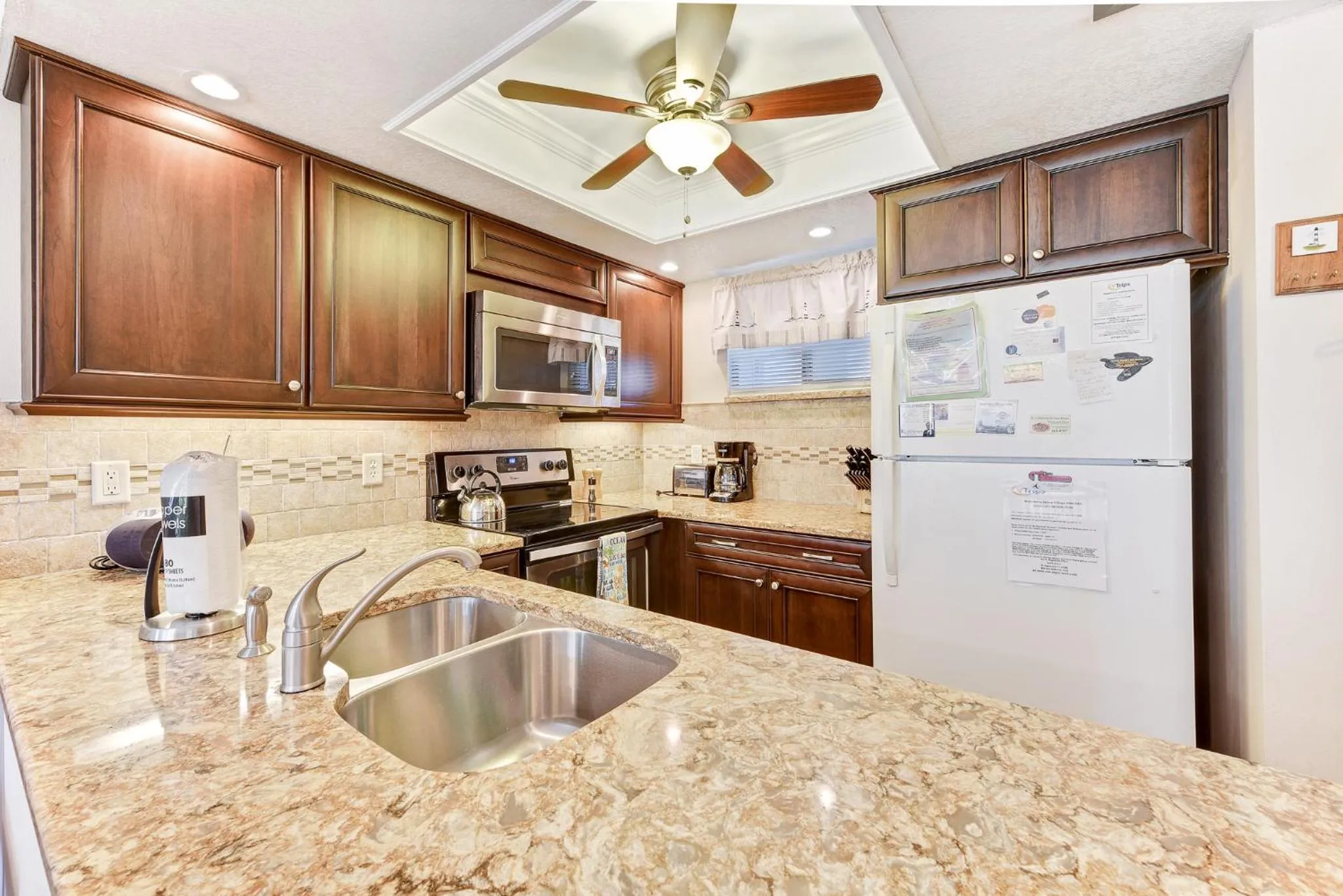 Kitchen or kitchenette in Ocean Village Club N14