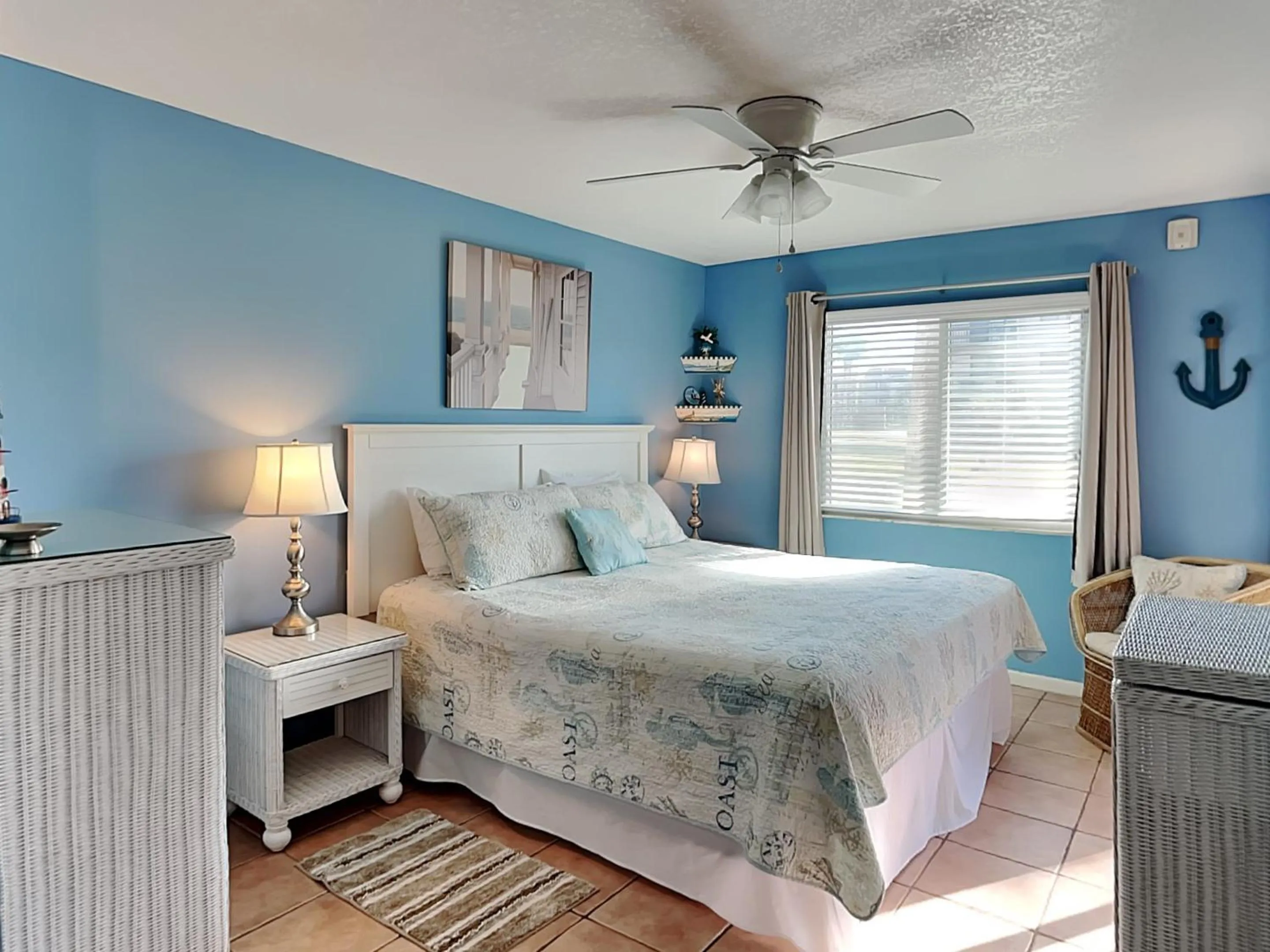 Bed in Ocean Village Club N14