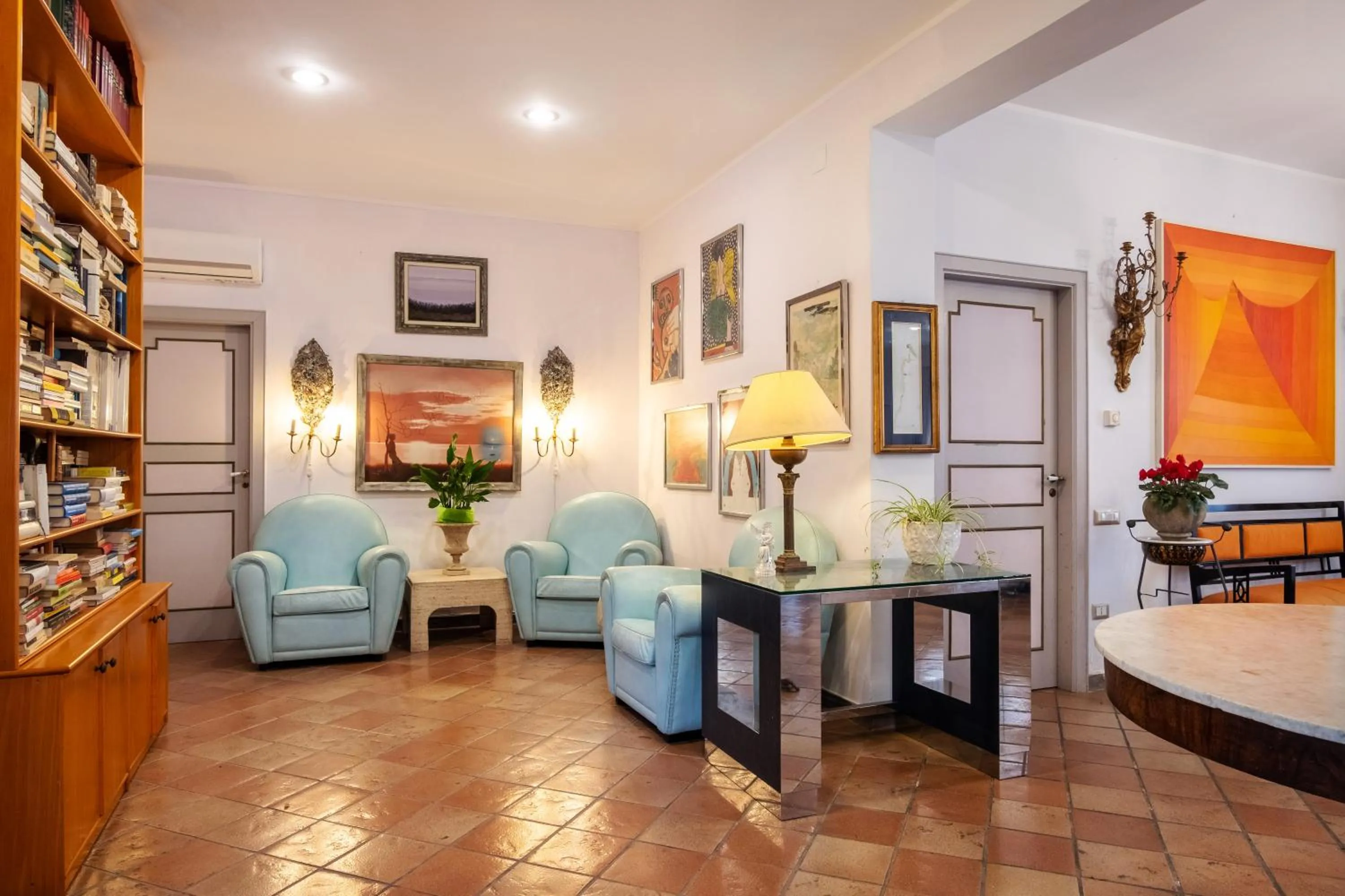 Communal lounge/ TV room in L'Elisea Maison De Charme