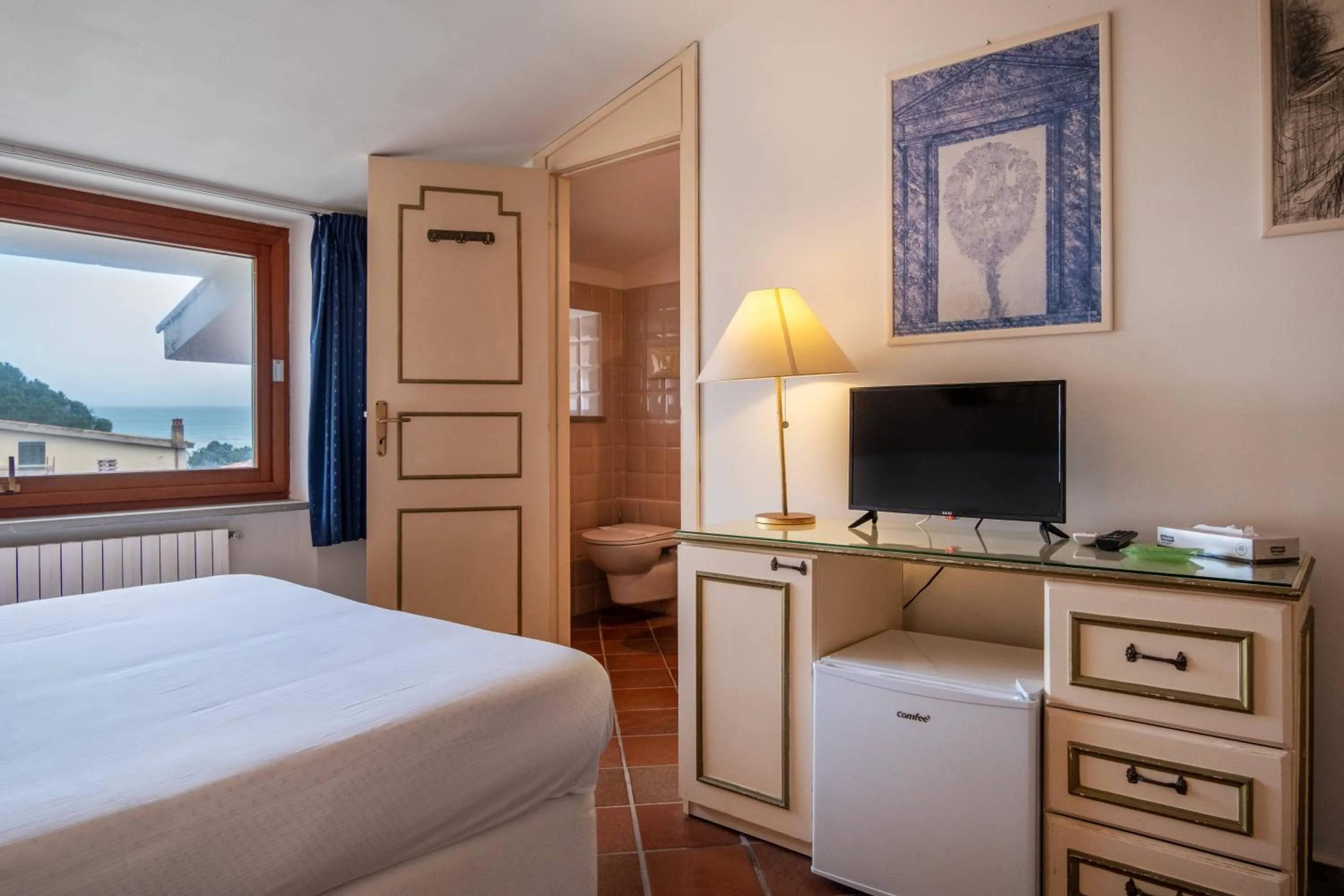 Toilet, Bed in L'Elisea Maison De Charme