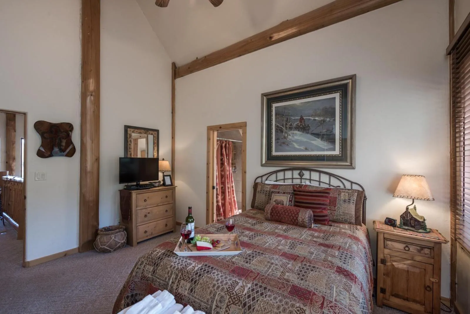 Bedroom, Bed in Panther Lodge