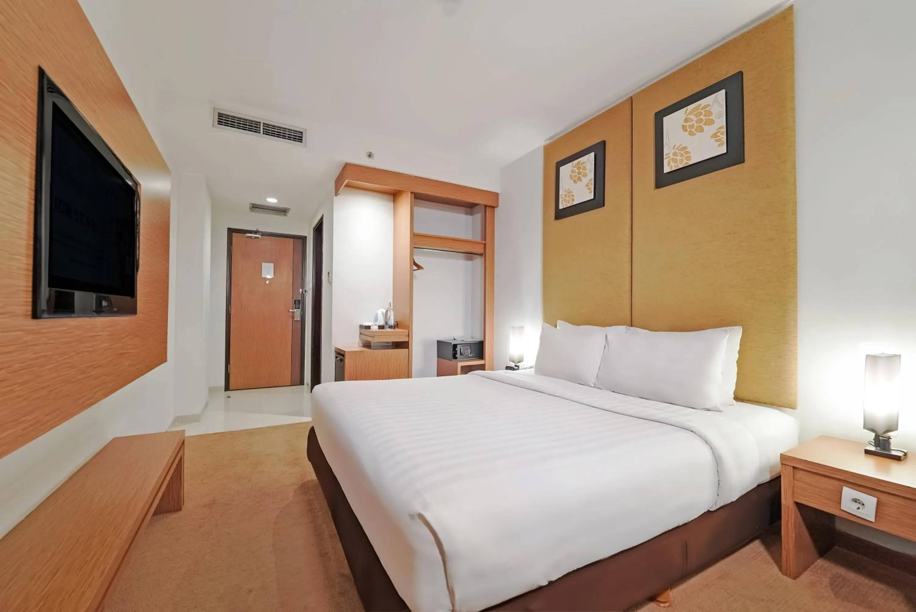 Bedroom in Grand Tjokro Yogyakarta