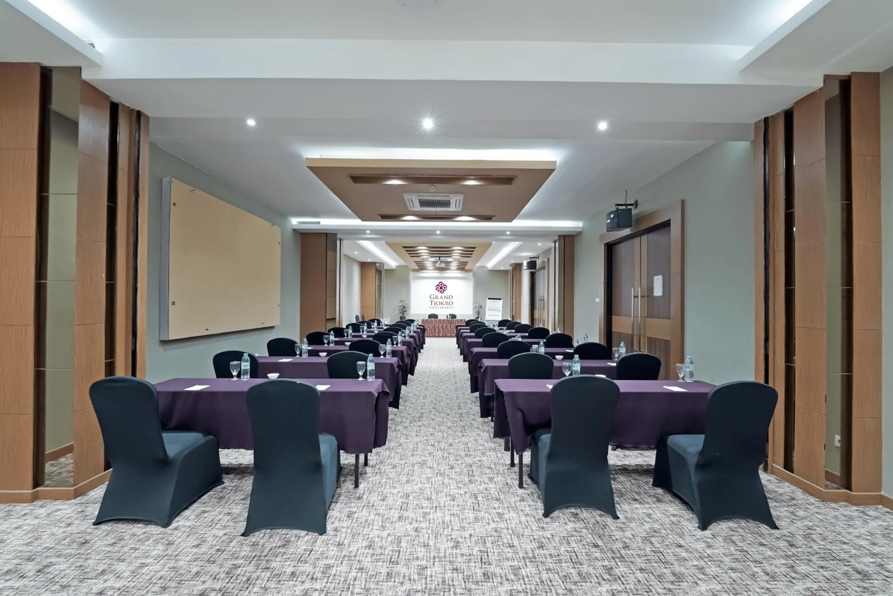 Meeting/conference room in Grand Tjokro Yogyakarta