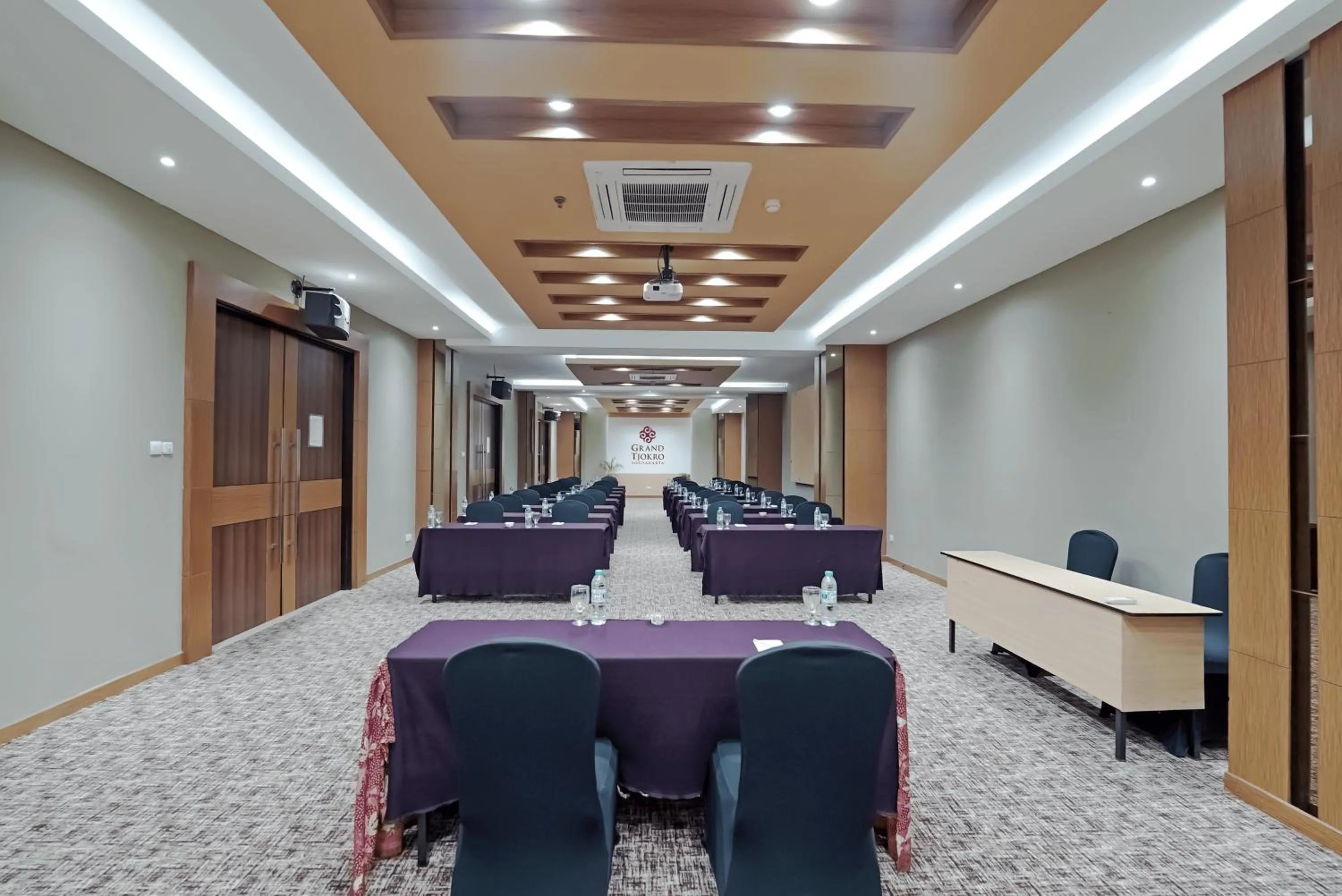 Meeting/conference room in Grand Tjokro Yogyakarta