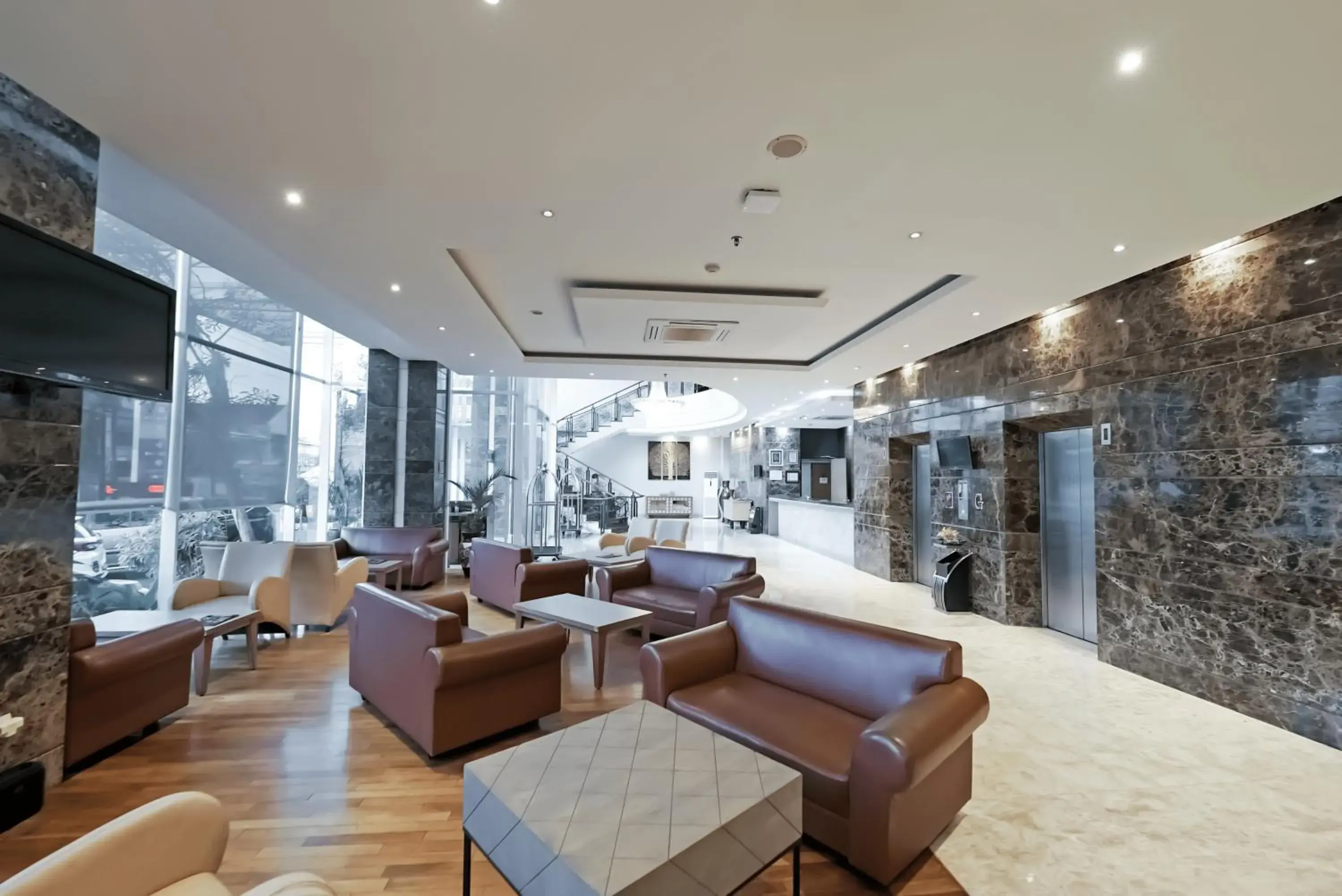 Lounge or bar in Grand Tjokro Yogyakarta Lounge or bar in Grand Tjokro Yogyakarta