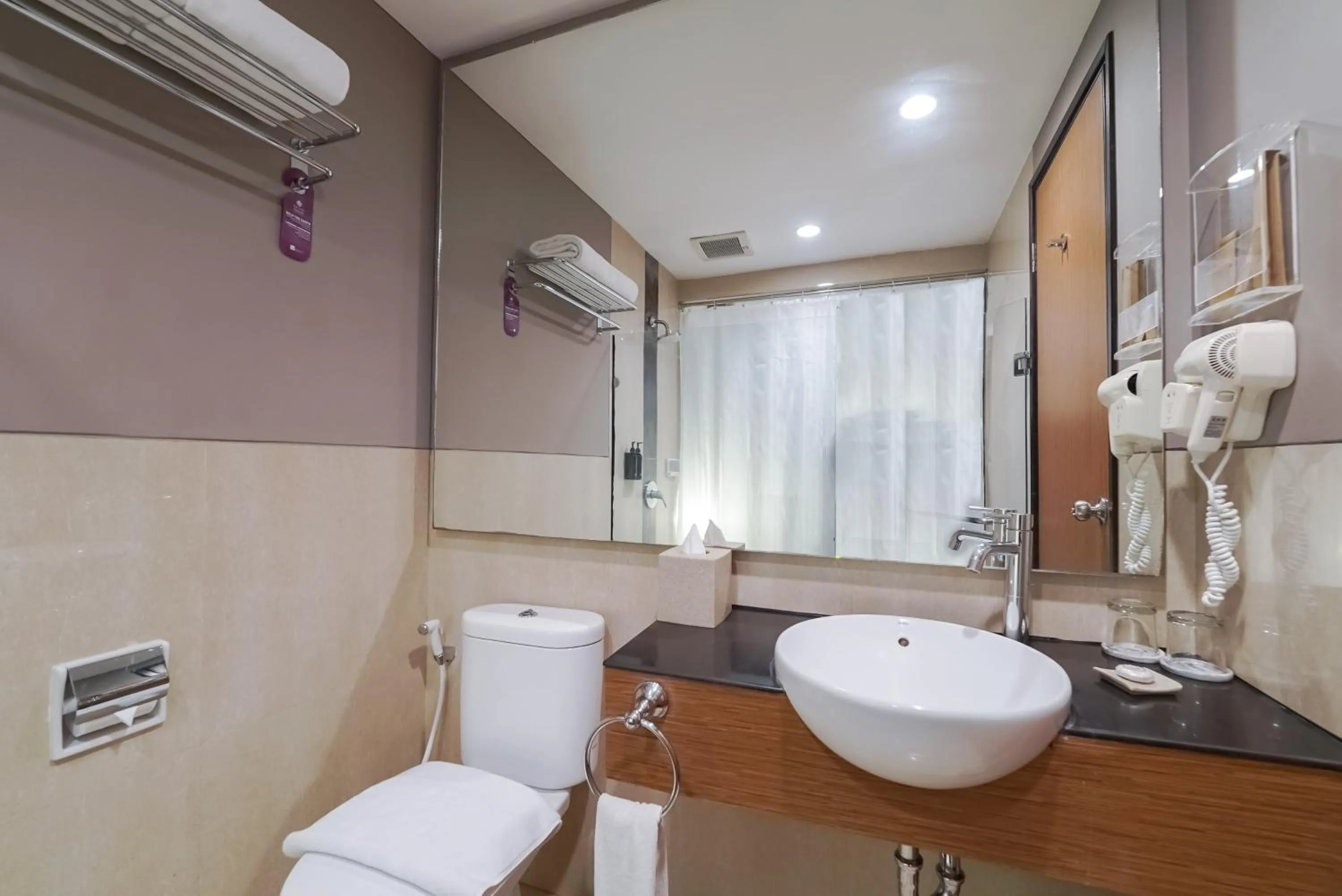 Bathroom in Grand Tjokro Yogyakarta