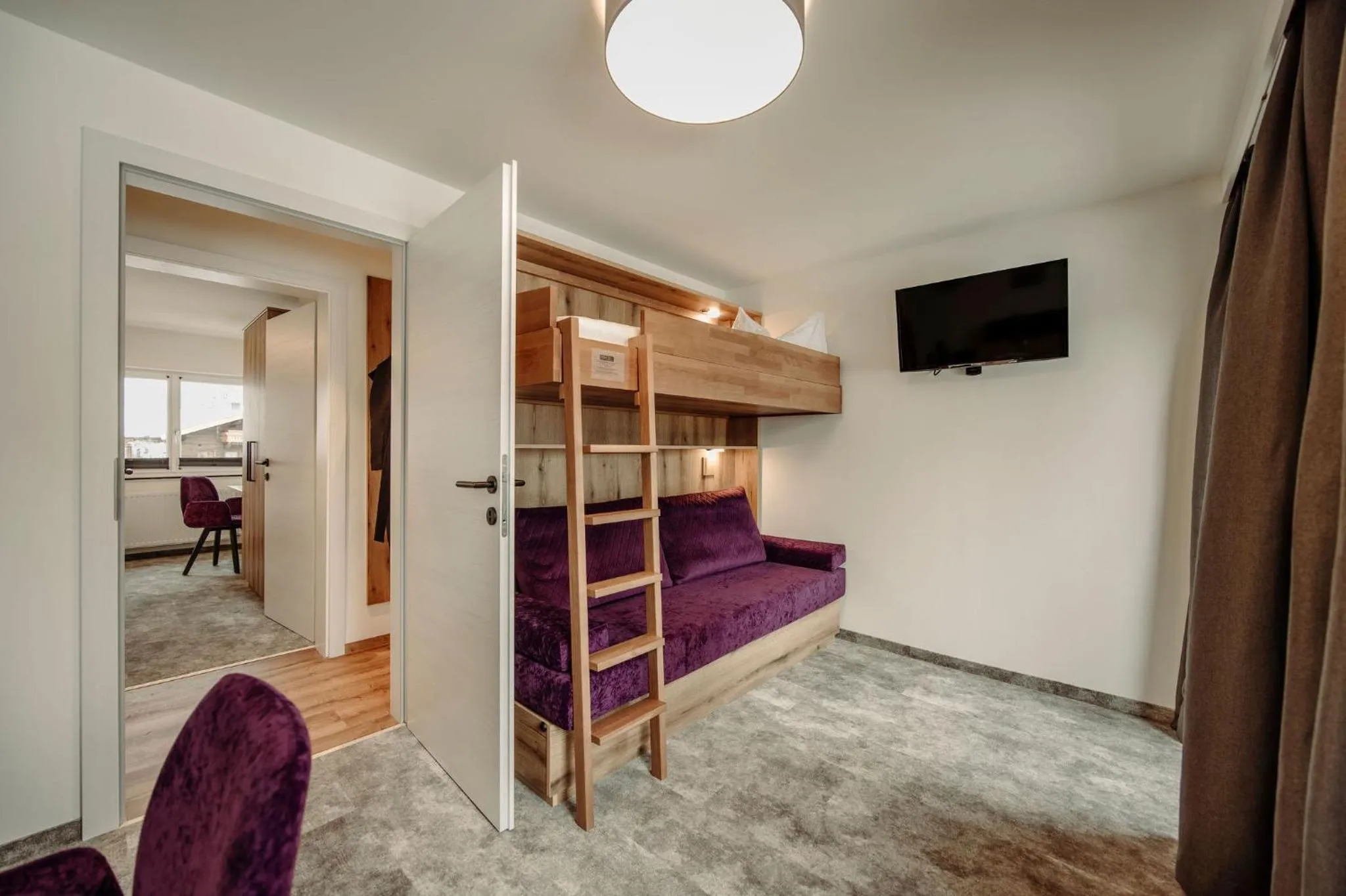 Bed in Lerchs Landhotel