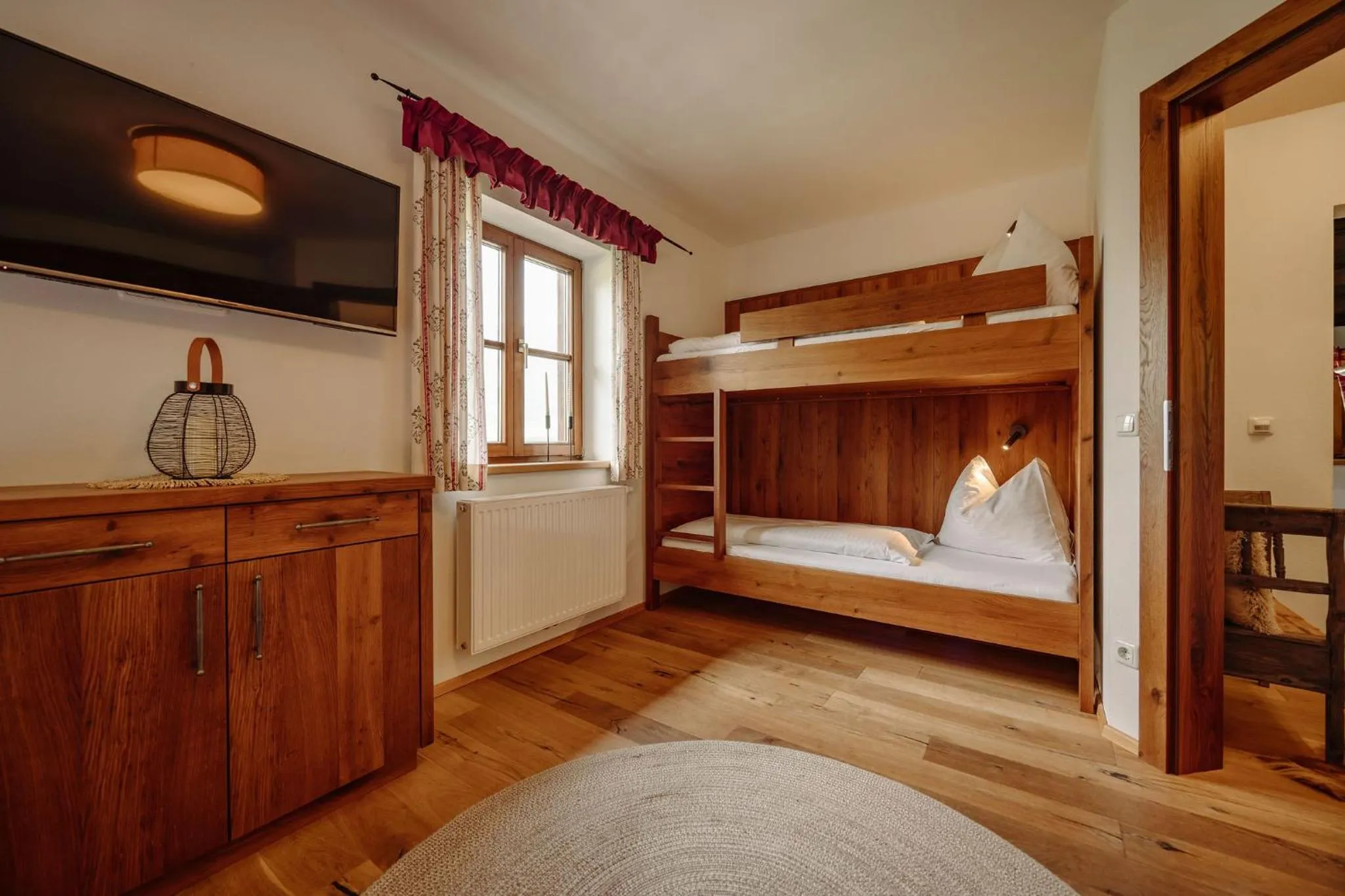 Bedroom, Bed in Lerchs Landhotel