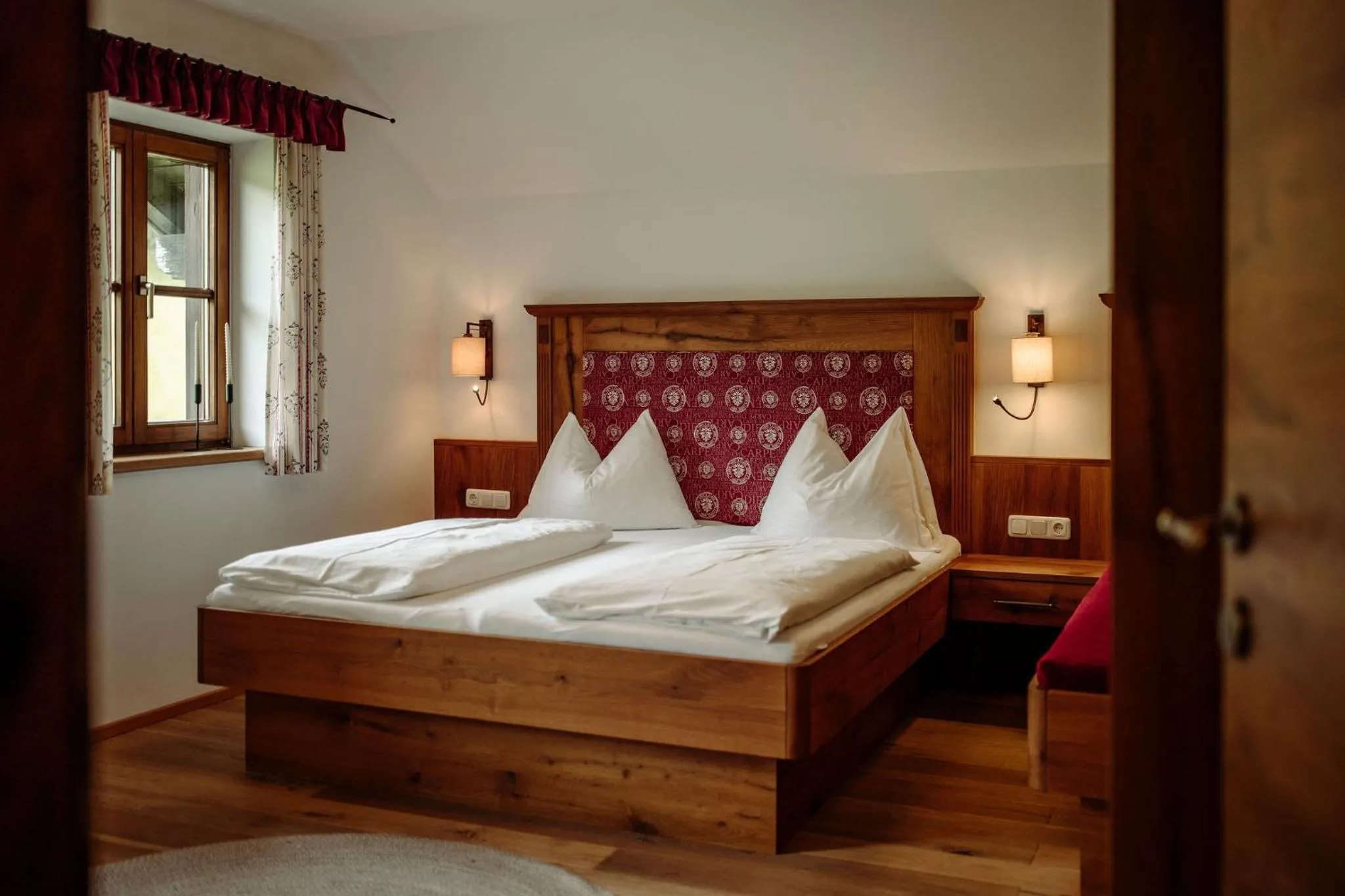 Bedroom, Bed in Lerchs Landhotel