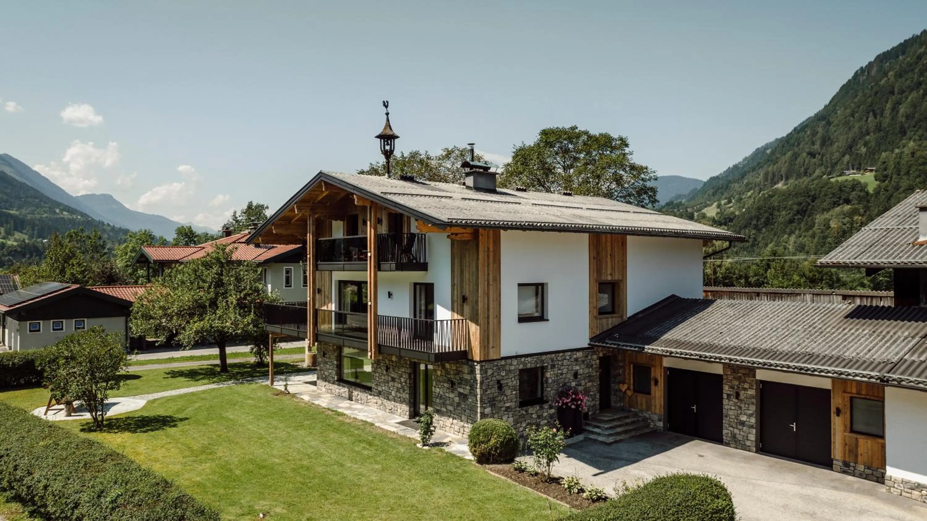 Property building in Lerchs Landhotel