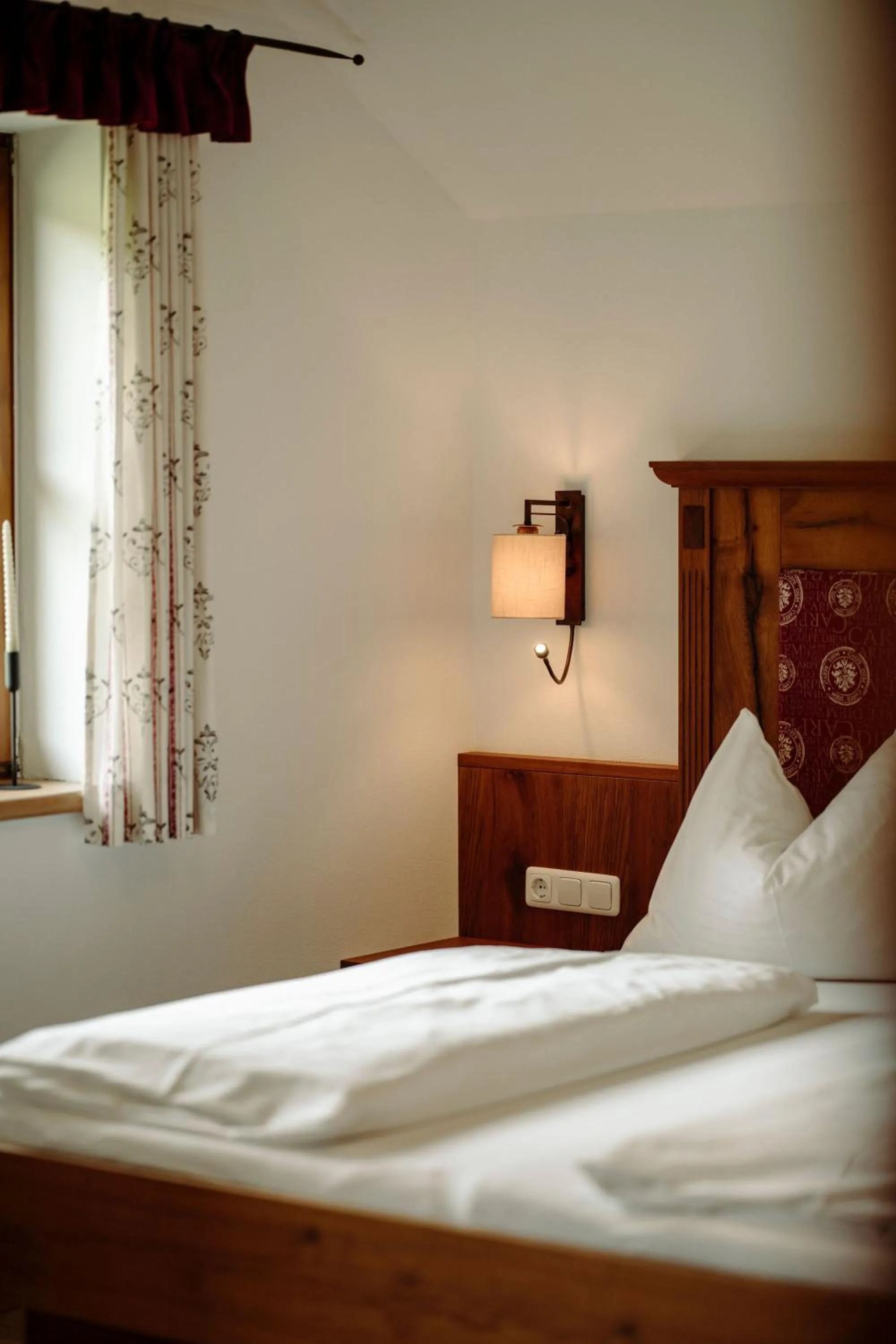 Bedroom, Bed in Lerchs Landhotel