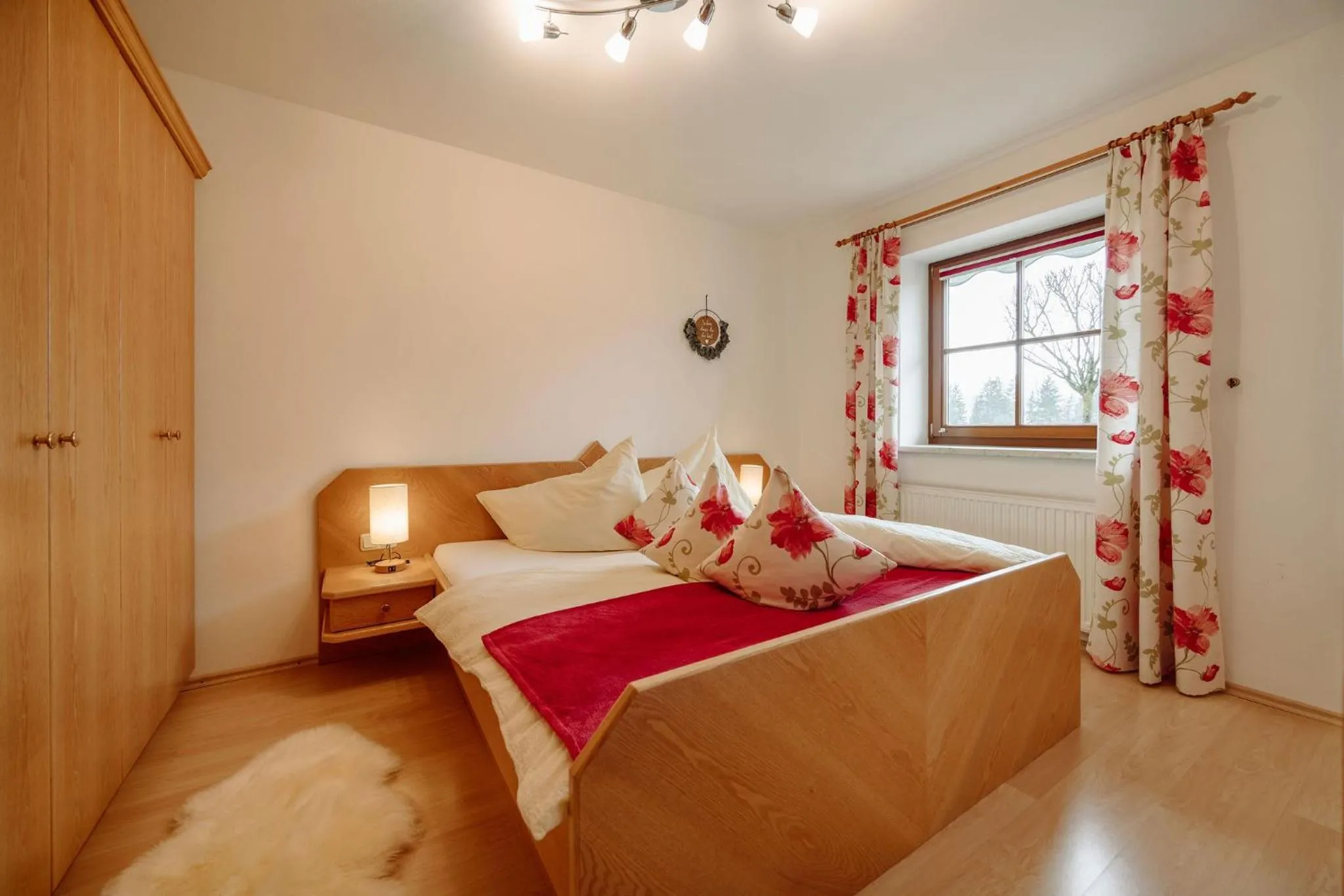 Bedroom, Bed in Lerchs Landhotel